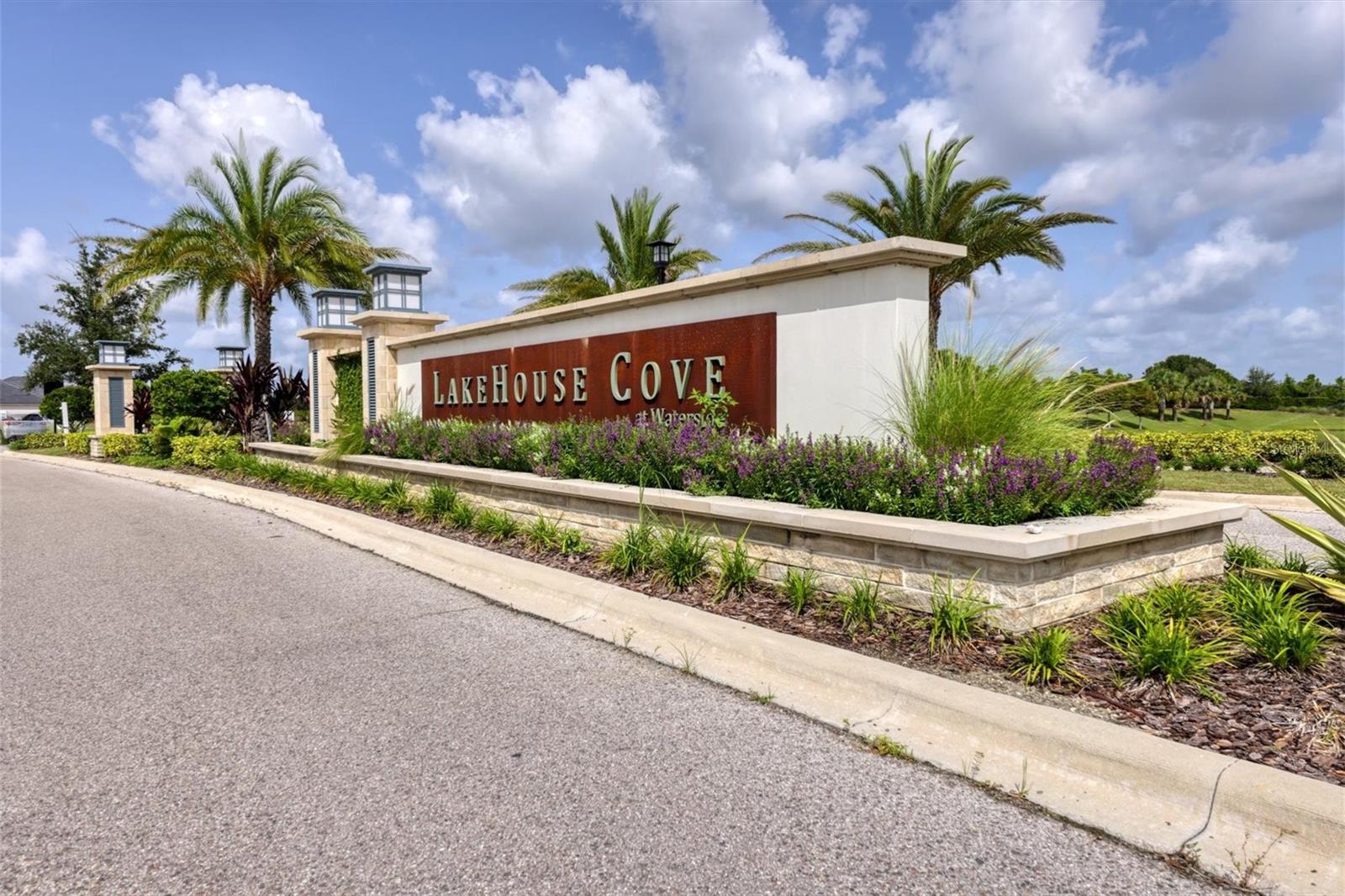 Listing photo id 47 for 8172 Grande Shores Drive