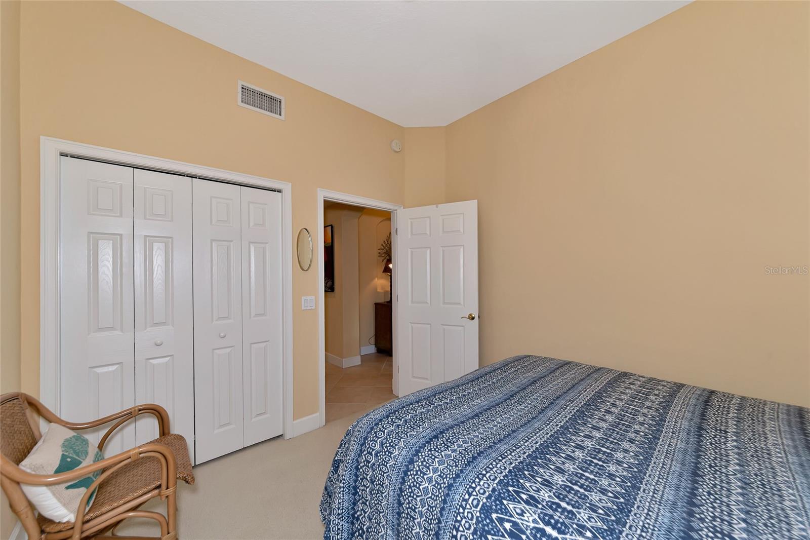 Listing photo id 26 for 943 River Basin Court 102b