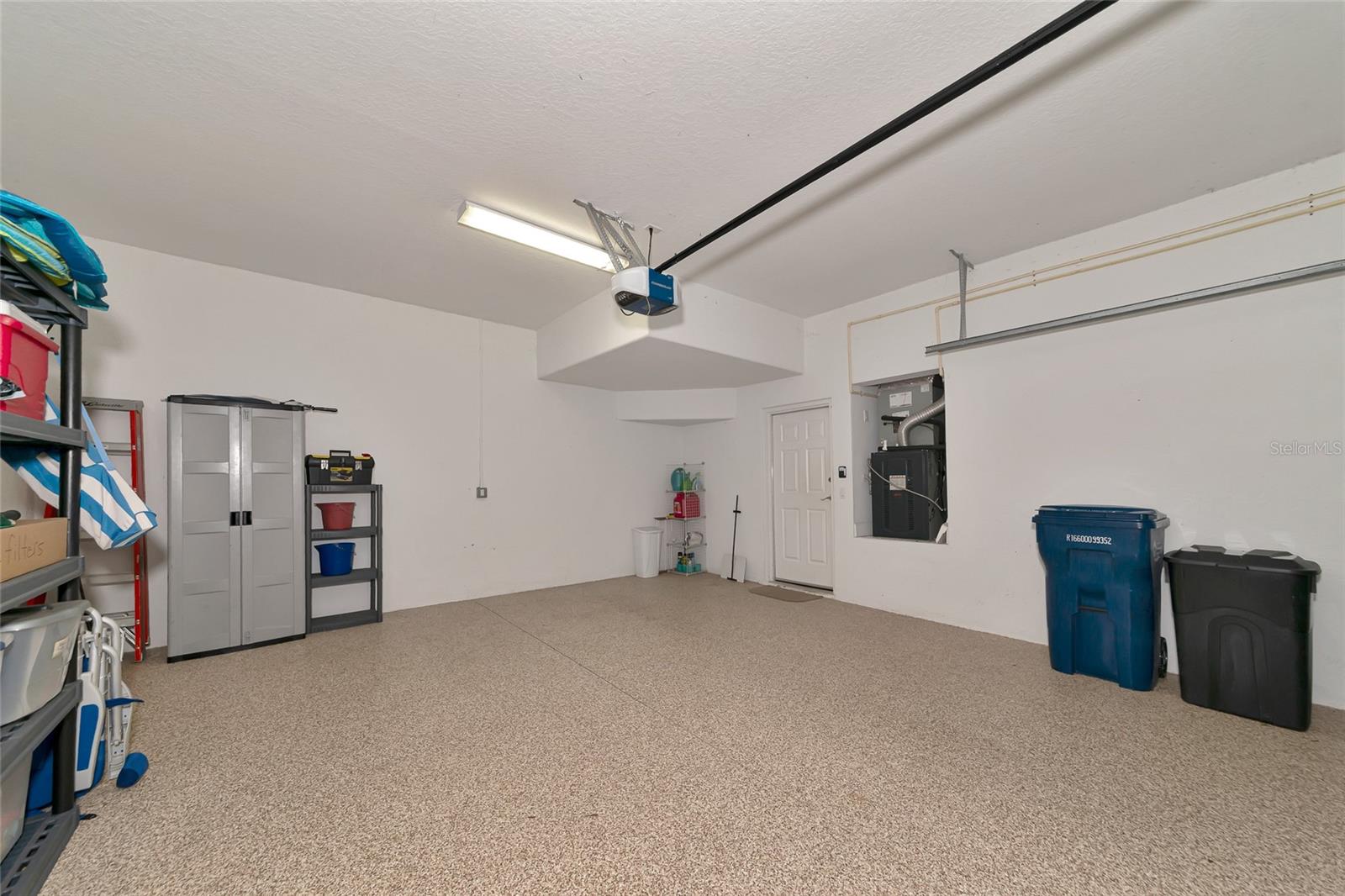 Listing photo id 32 for 943 River Basin Court 102b