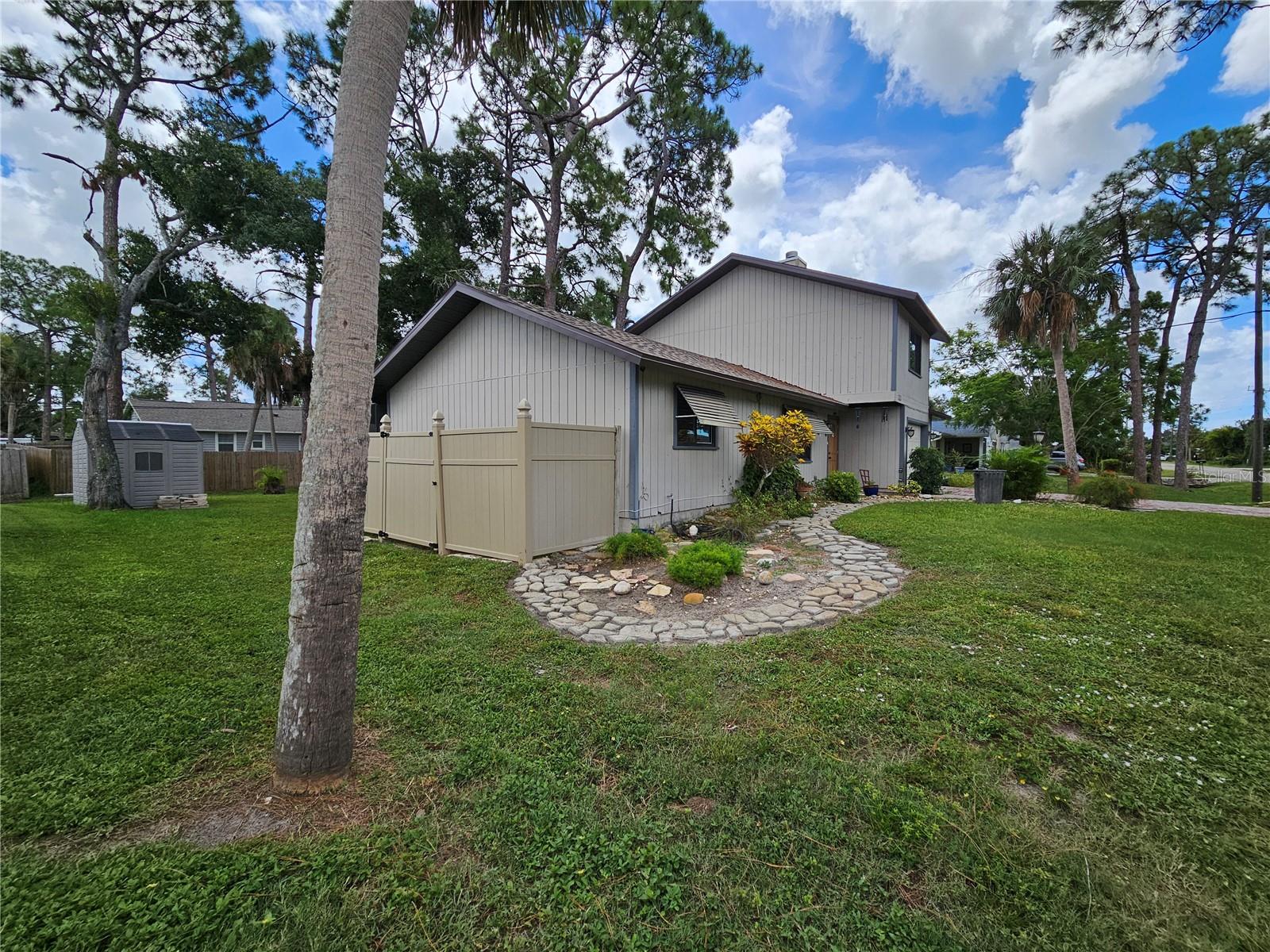 Image 19 of 27 For 2631 Fiesta Drive