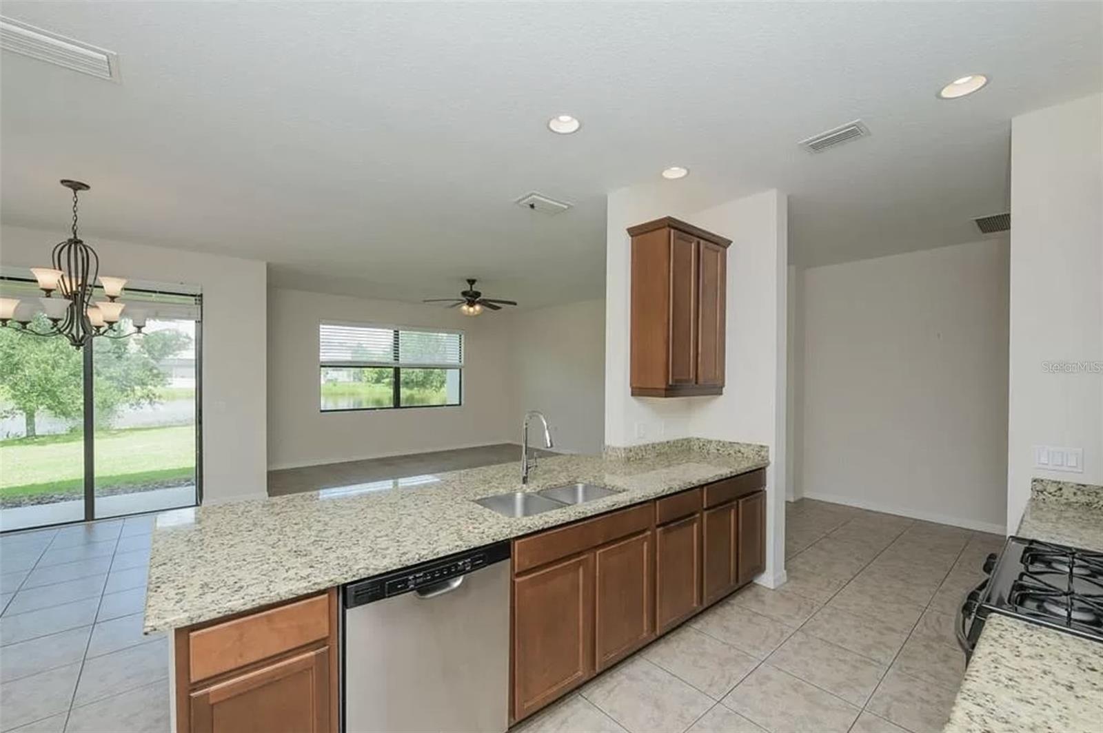 Listing photo id 4 for 15679 Lemon Fish Drive