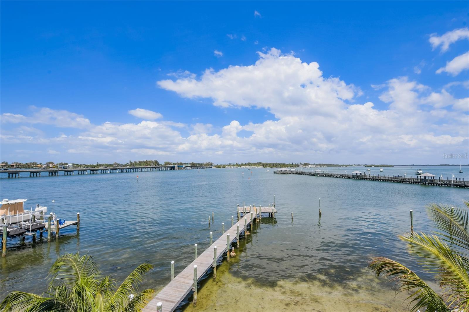 Listing photo id 40 for 201 Bay Drive N