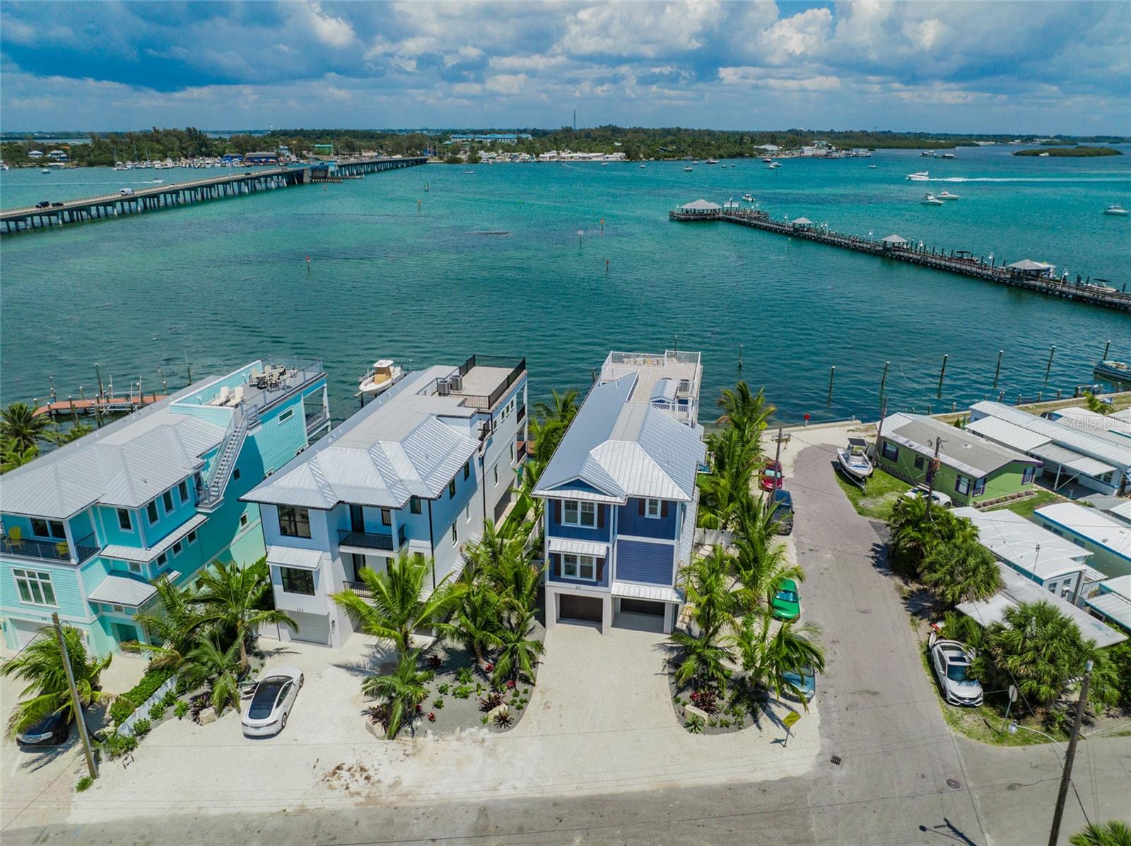 Listing photo id 78 for 201 Bay Drive N