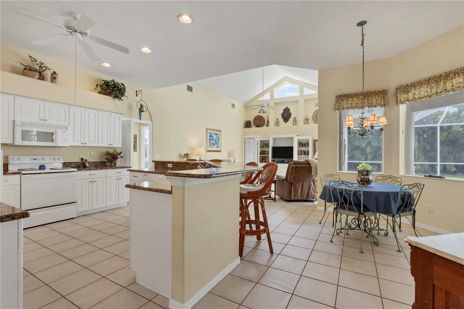 Listing photo id 9 for 4705 Sweetmeadow Circle