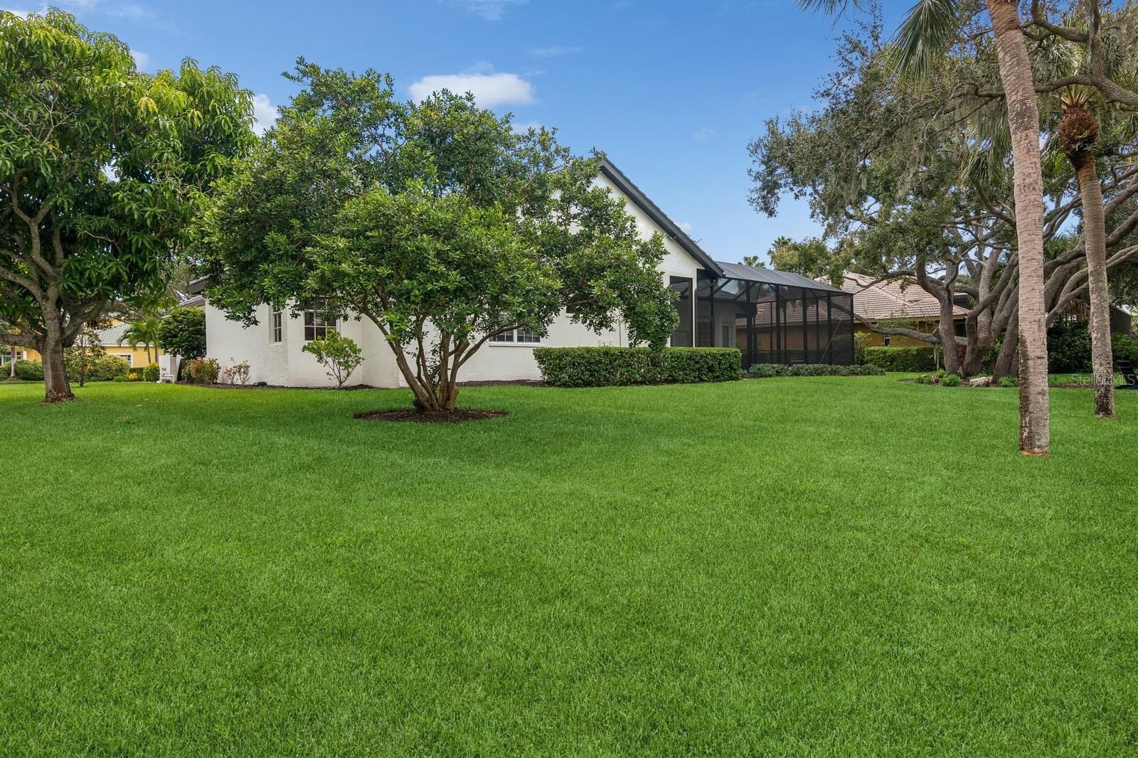 Listing photo id 45 for 3973 Boca Pointe Drive