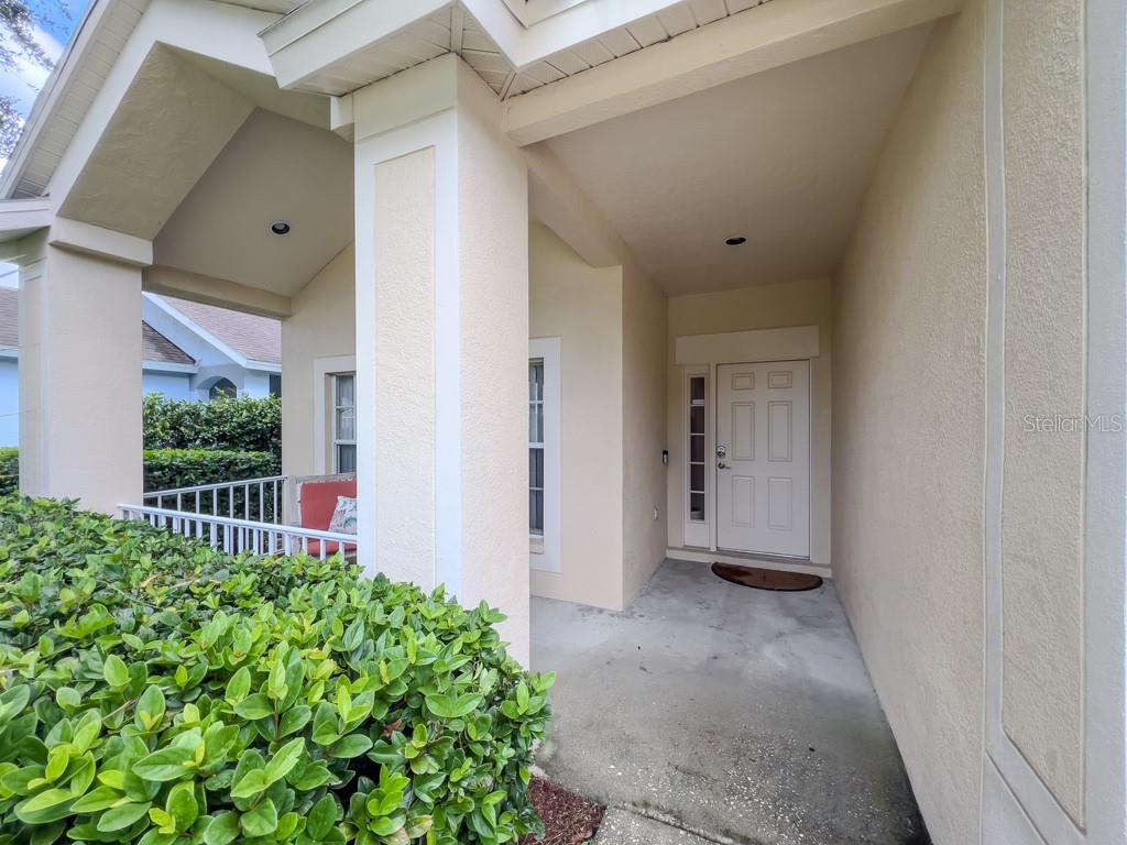 Listing photo id 2 for 2160 Brandon Park Circle