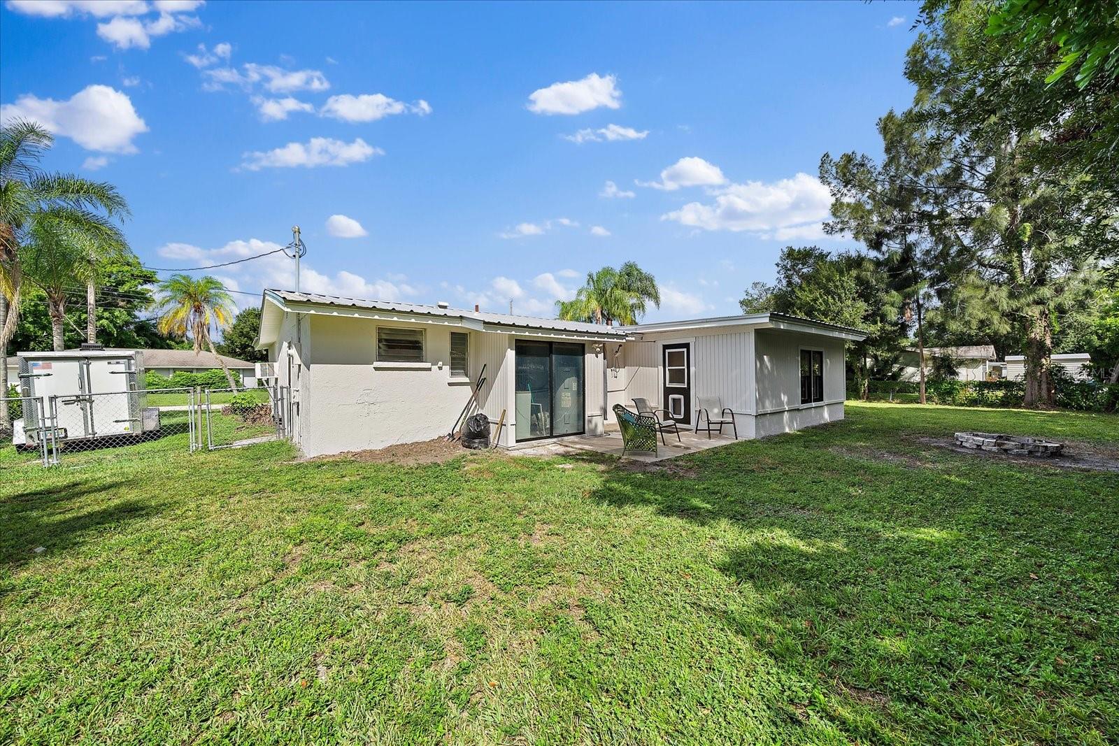 Listing photo id 2 for 3217 Salem Avenue