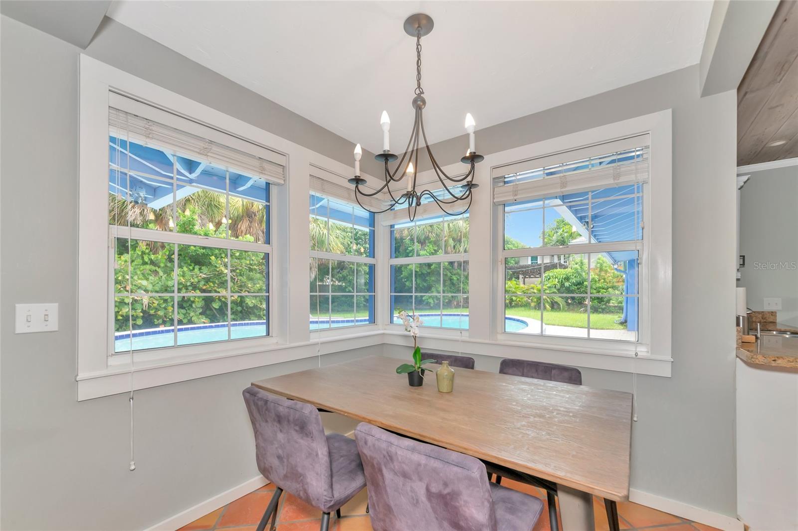 Listing photo id 24 for 1389 Harbor Drive