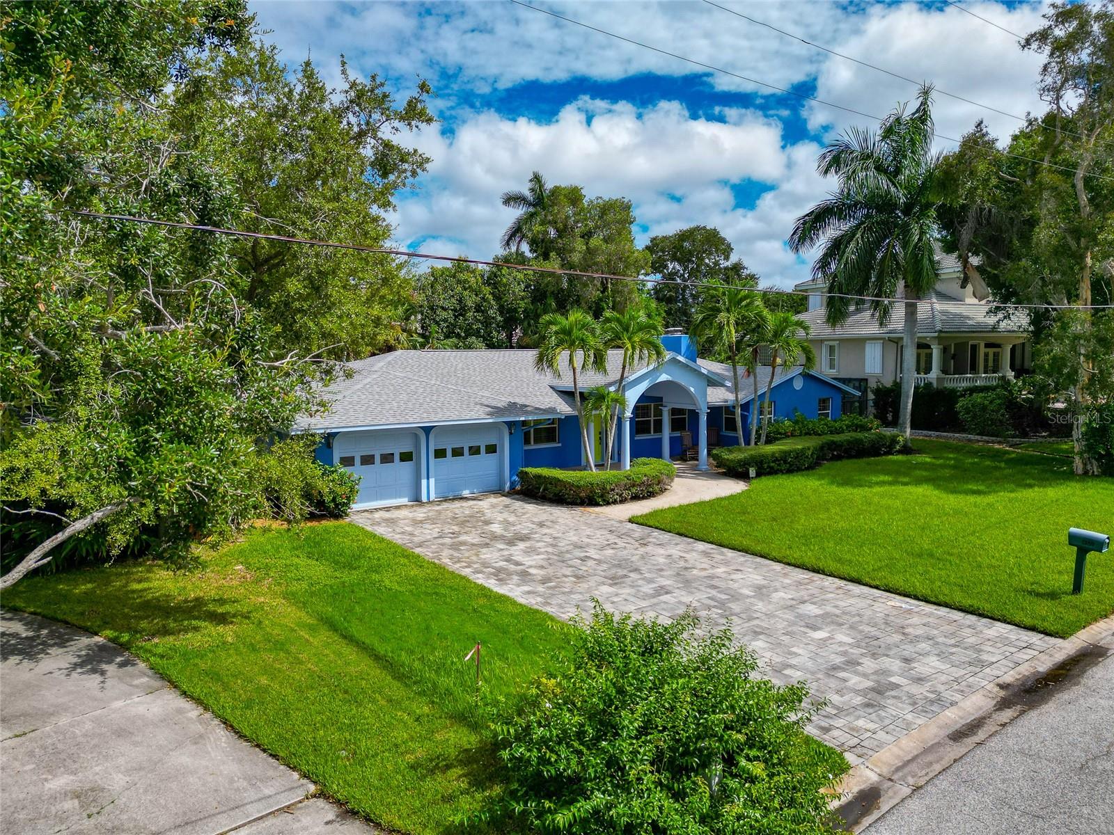 Listing photo id 6 for 1389 Harbor Drive