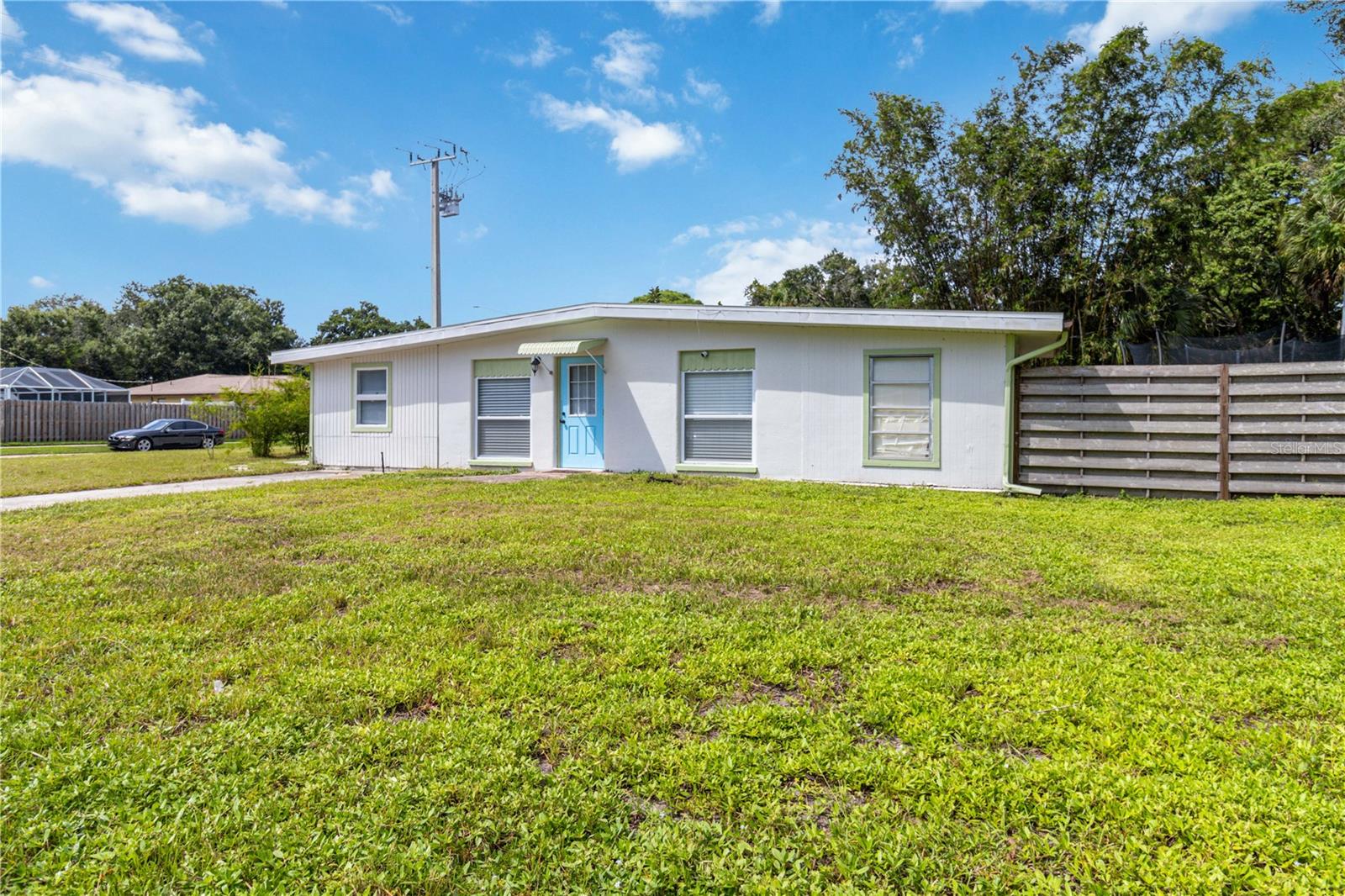 Listing photo id 1 for 5035 Webber Street