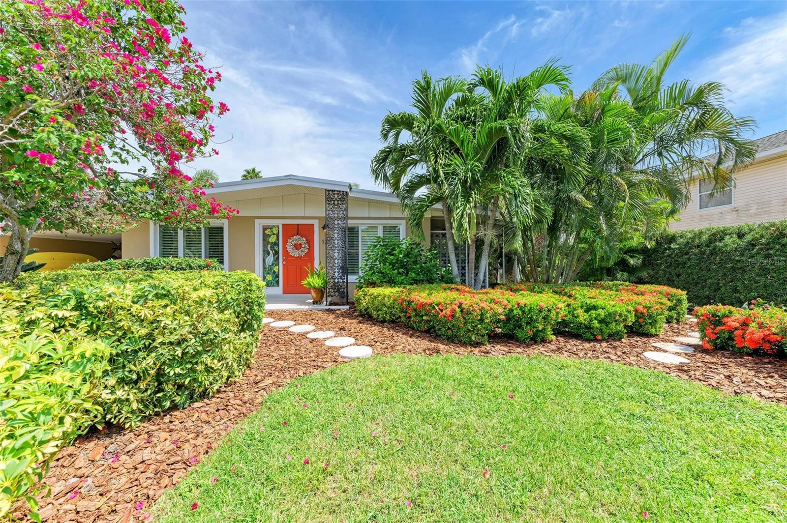 Details for 136 Crescent Dr, ANNA MARIA, FL 34216