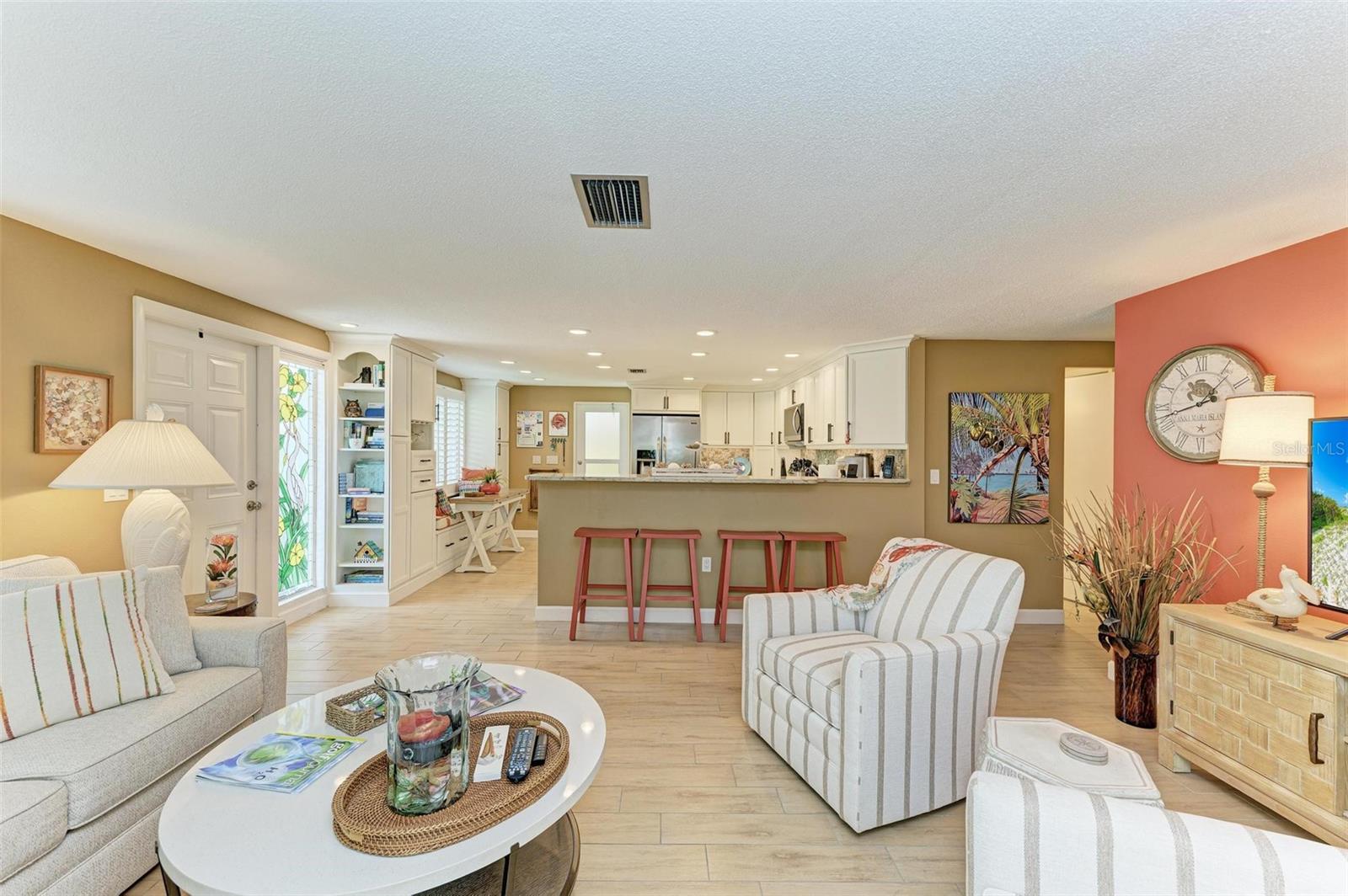 Image 17 of 81 For 136 Crescent Dr