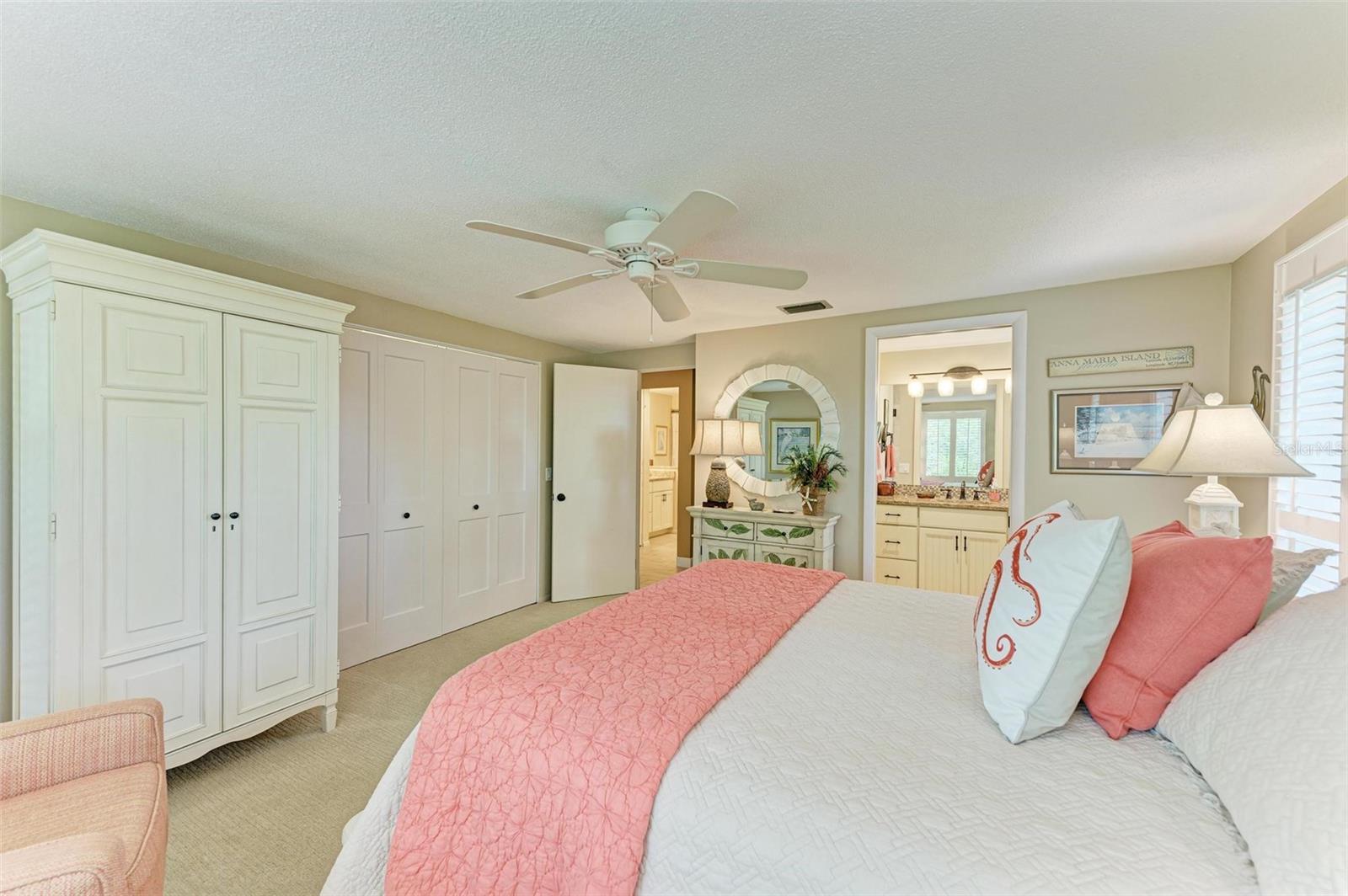 Image 41 of 81 For 136 Crescent Dr