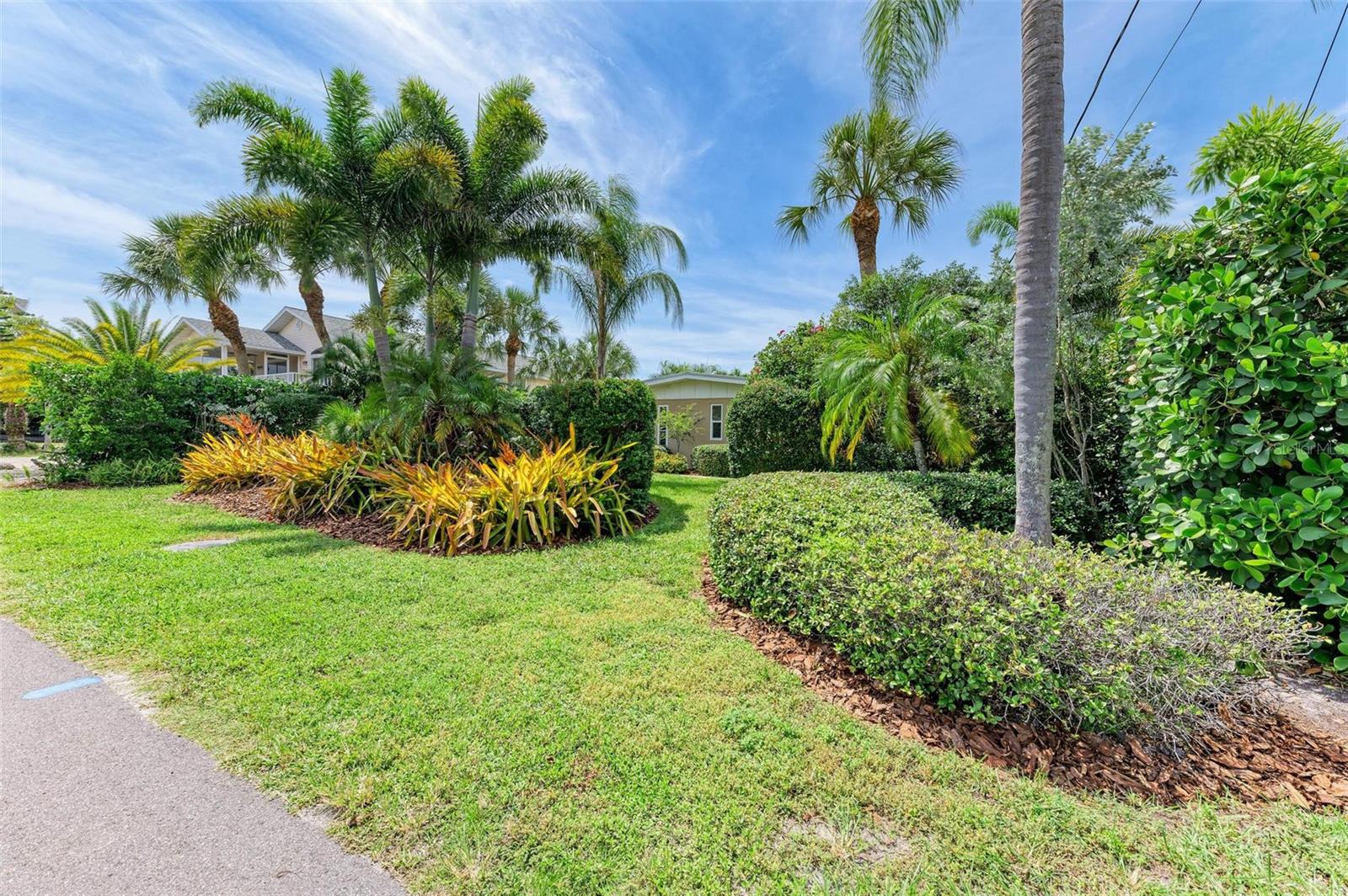 Image 60 of 81 For 136 Crescent Dr