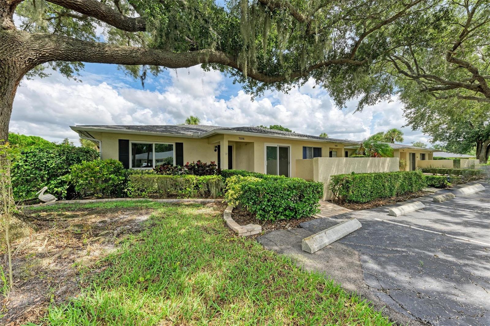 Details for 7016 Country Club Drive N, SARASOTA, FL 34243