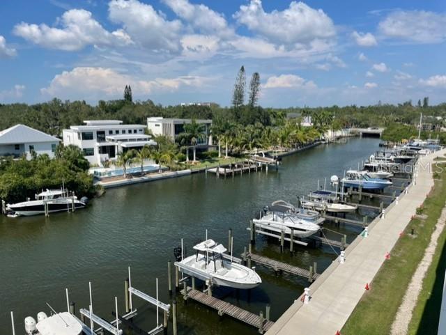 Listing photo id 28 for 1709 Tamiami Trail 509