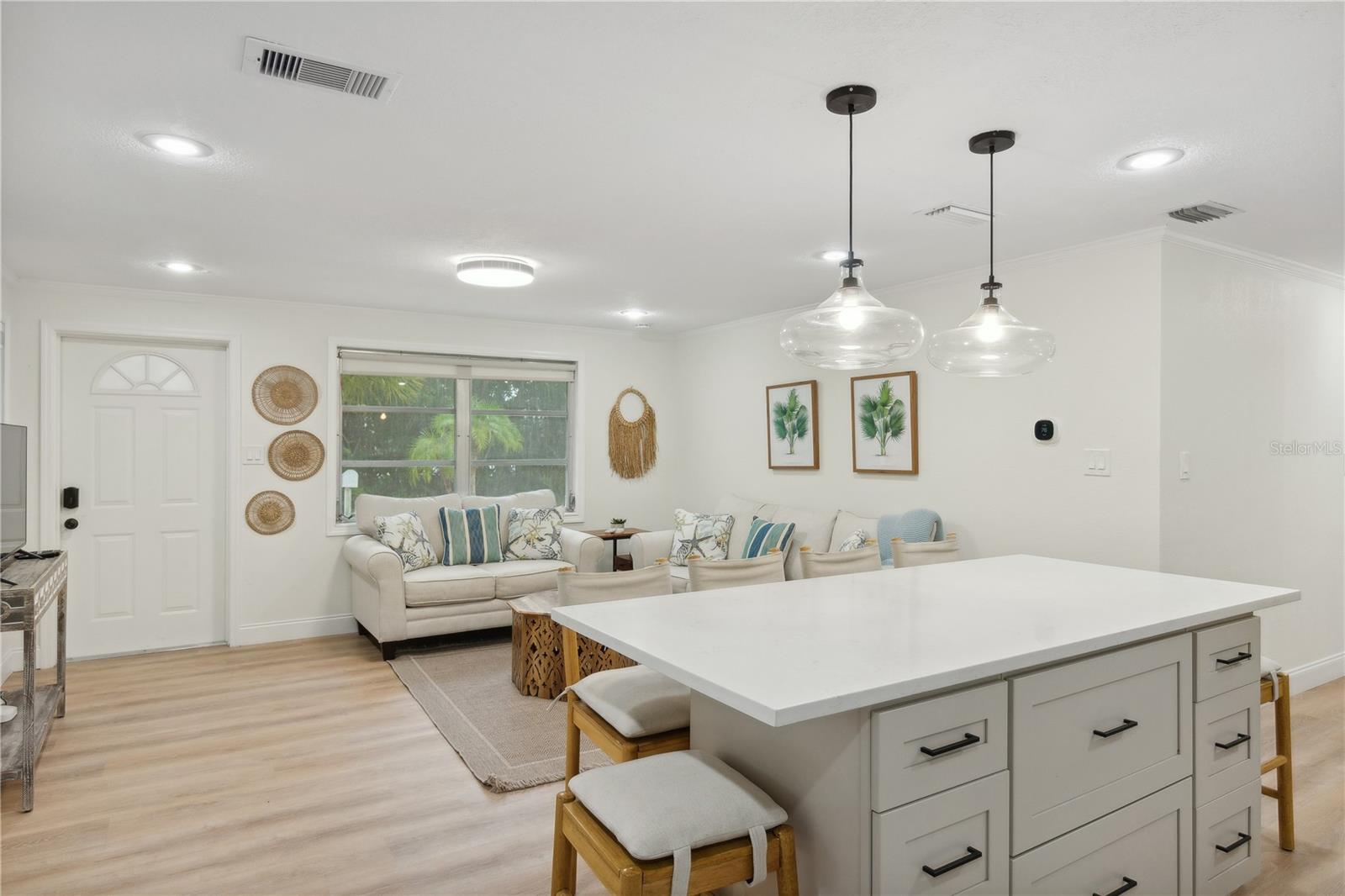 Image 4 of 40 For 578-580 Companion Way