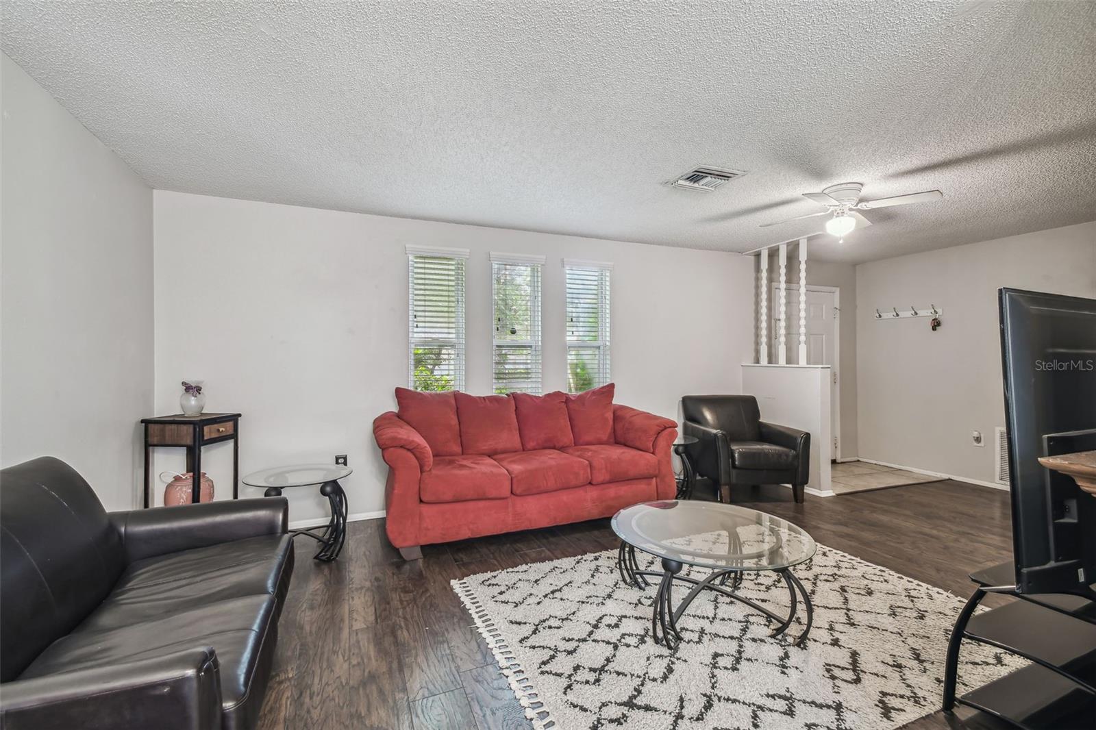 Listing photo id 6 for 8710 Saint Regis Lane