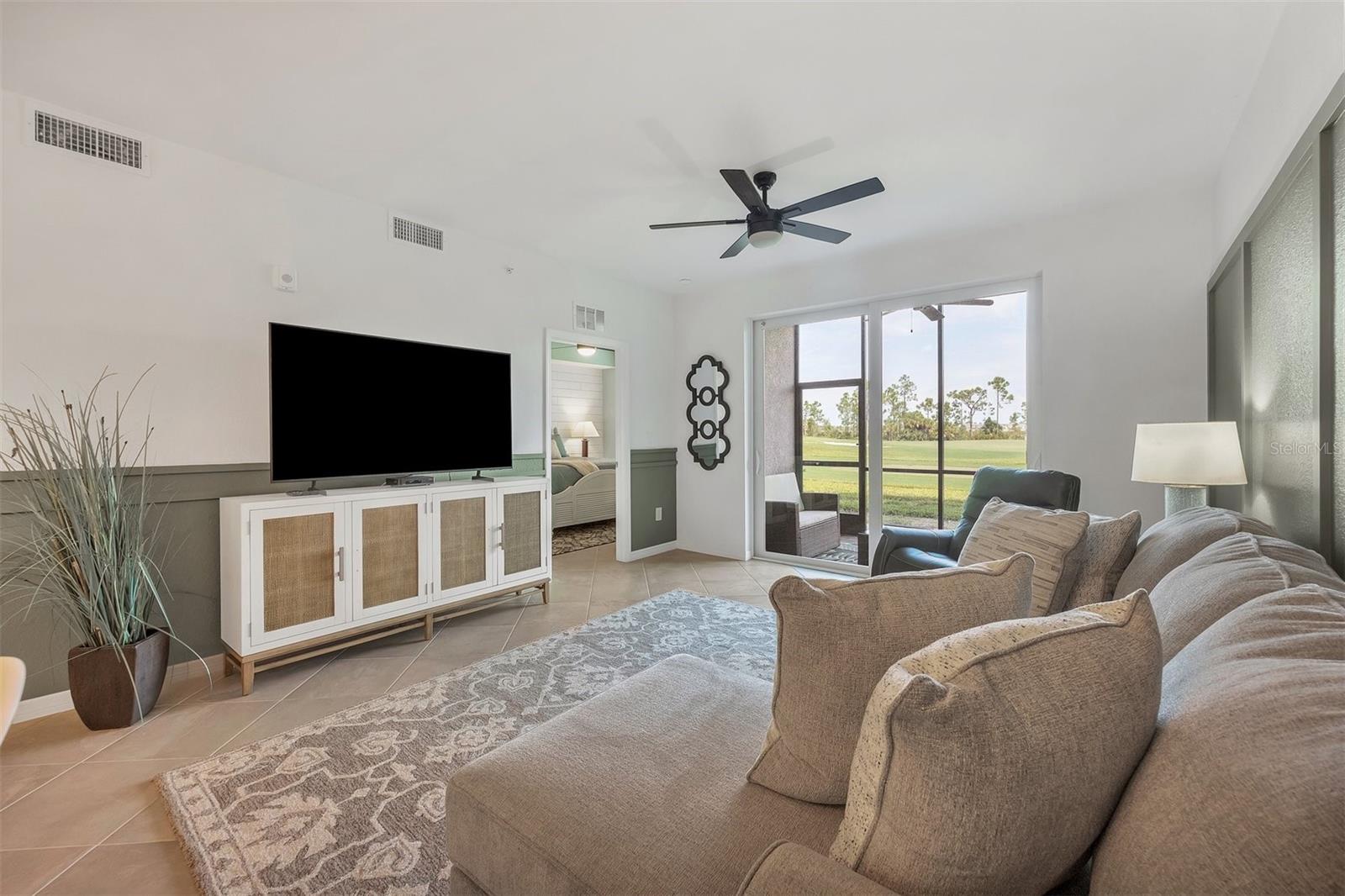 Image 10 of 36 For 12320 Wellen Golf St  105