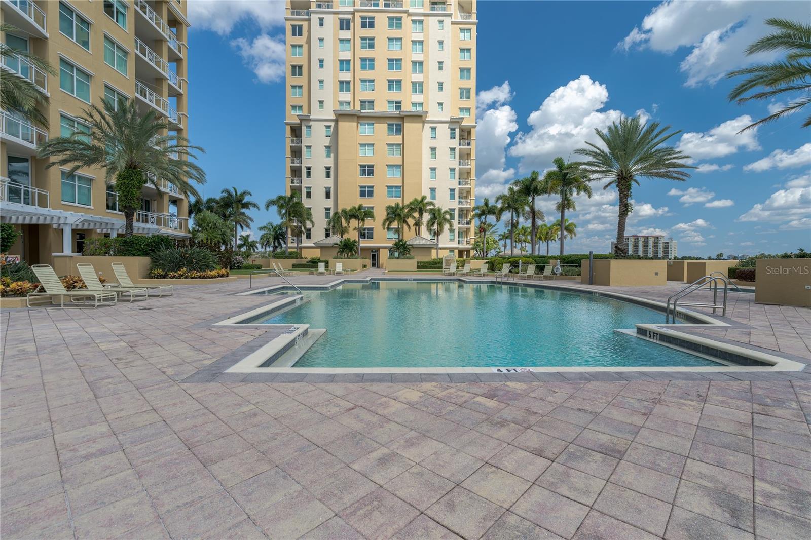 Listing photo id 26 for 140 Riviera Dunes Way 404