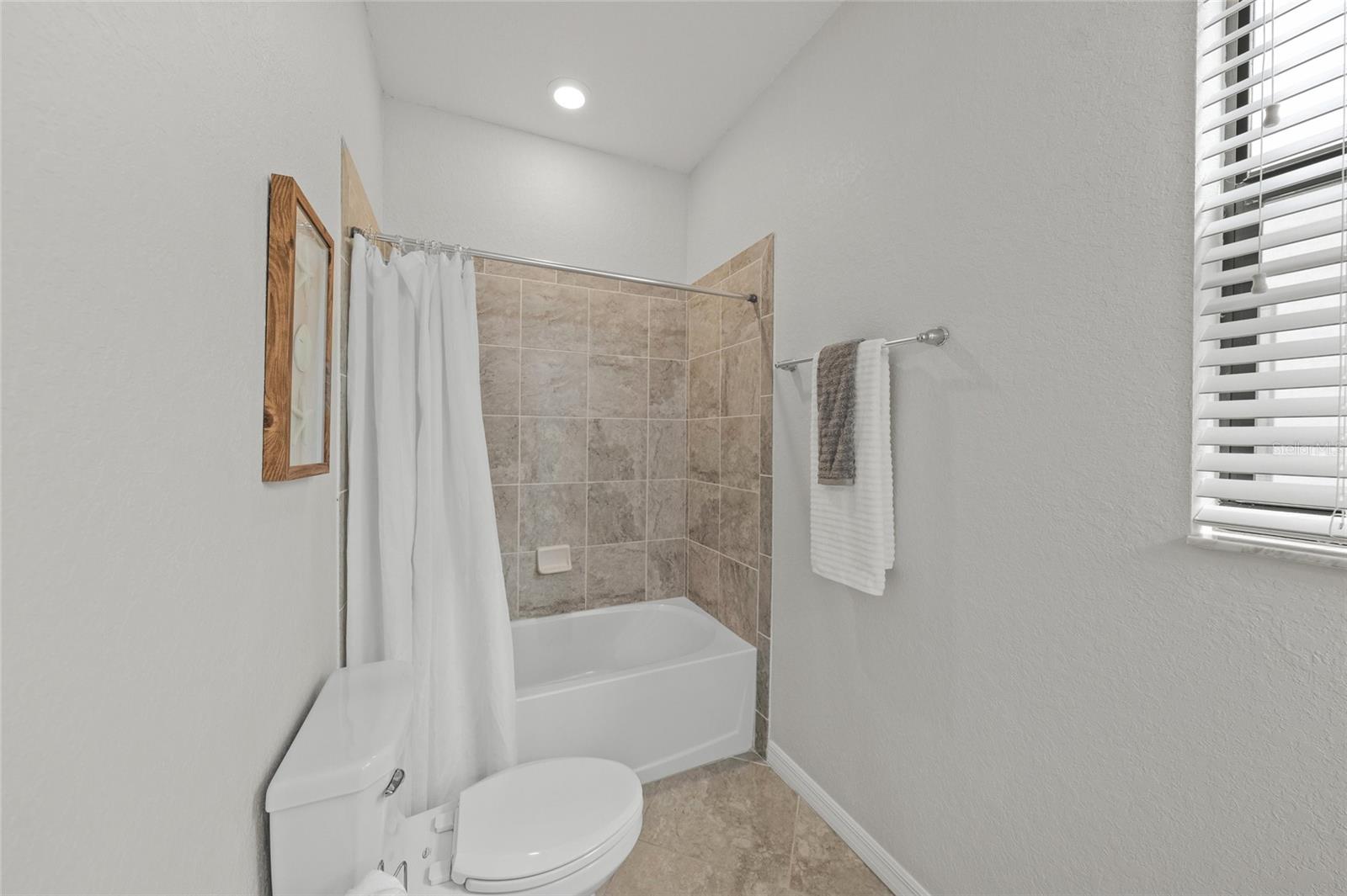 Image 22 of 58 For 11310 Sweetgrass Drive