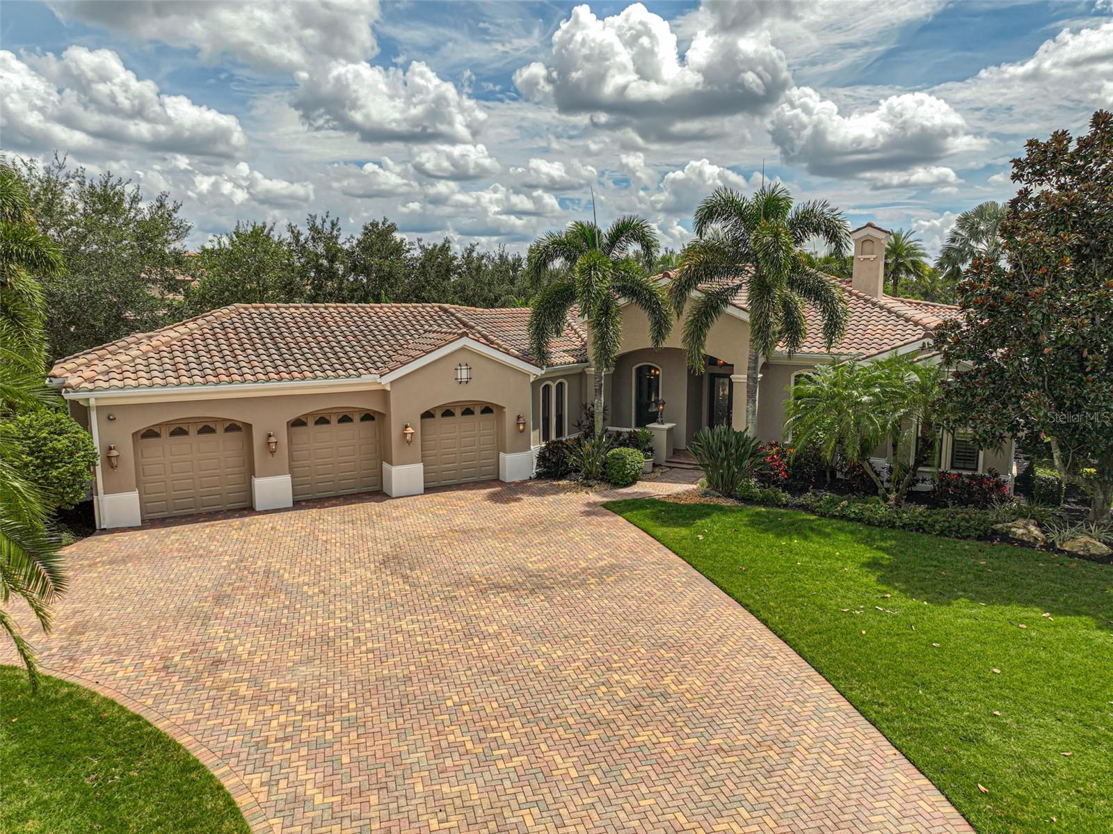 Listing photo id 65 for 13510 Matanzas Place