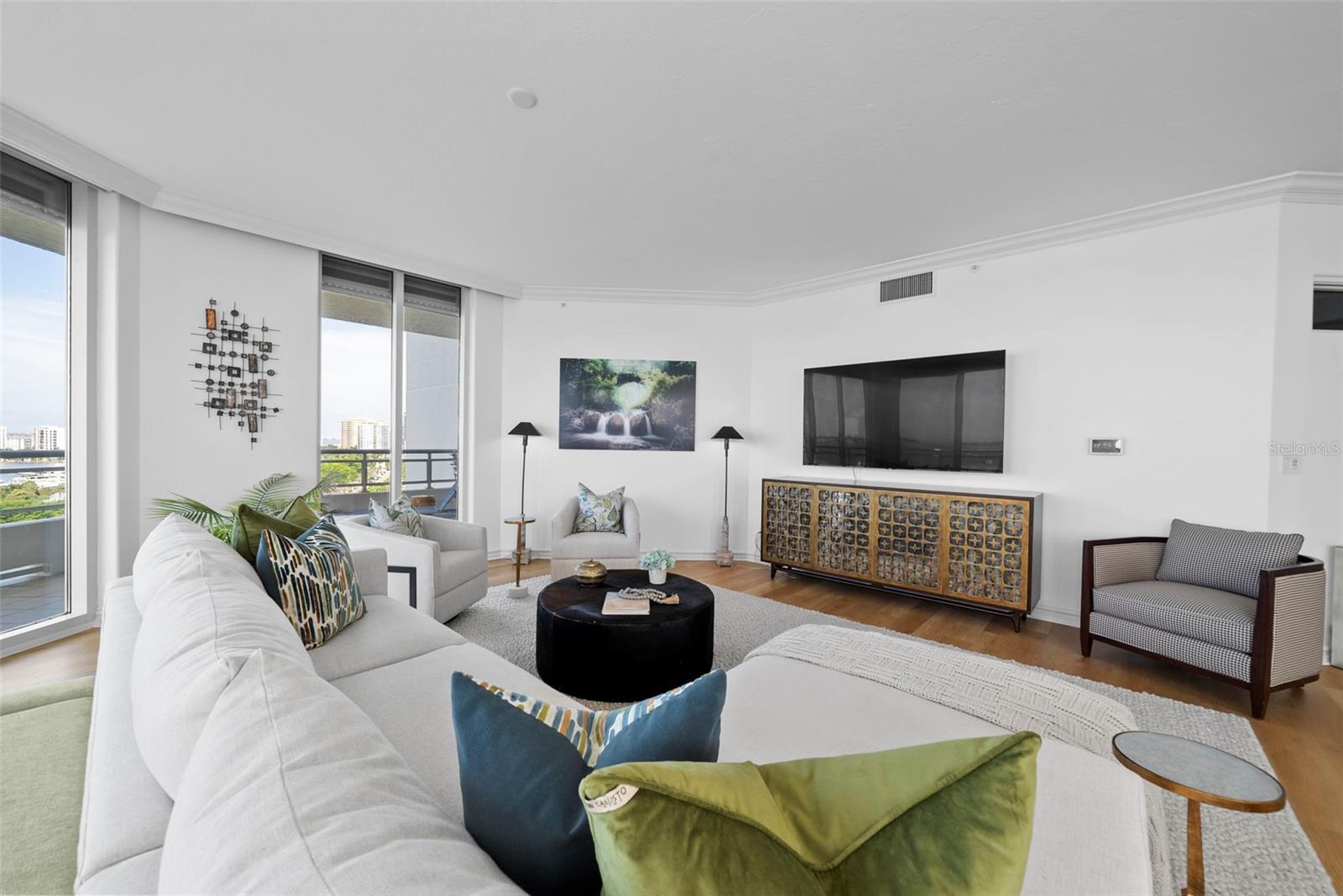 Listing photo id 12 for 500 Palm Avenue 81