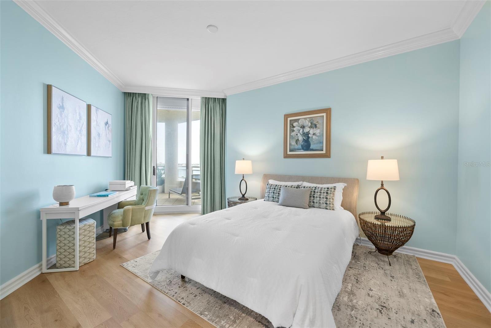 Listing photo id 53 for 500 Palm Avenue 81