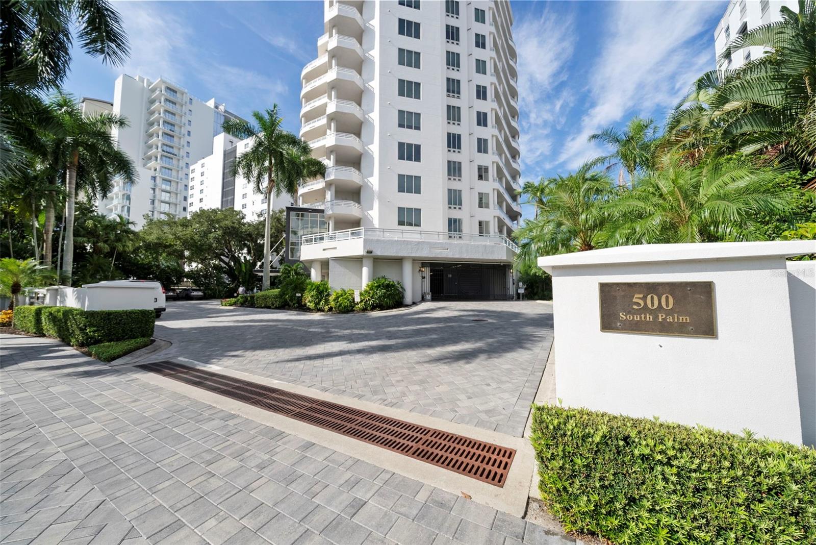 Listing photo id 70 for 500 Palm Avenue 81