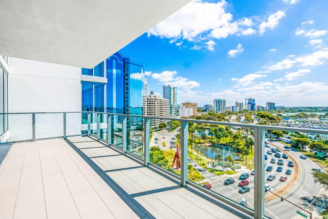 Listing photo id 11 for 1155 Gulfstream Avenue 908