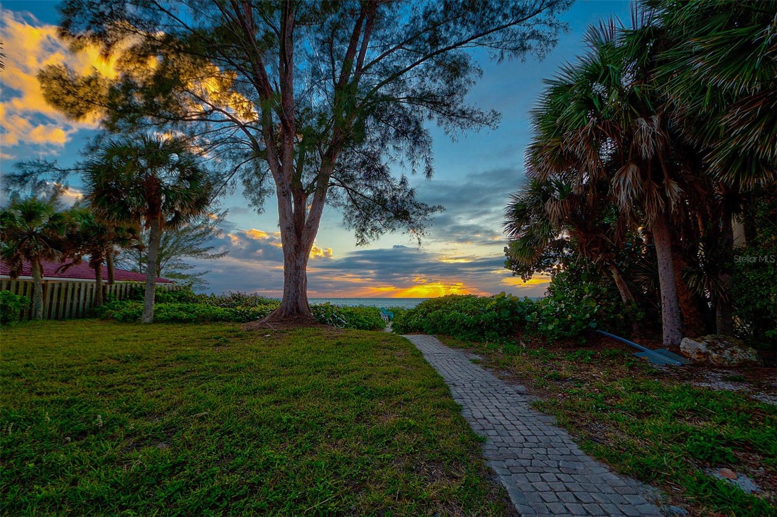 Listing photo id 60 for 3616 Casey Key Road