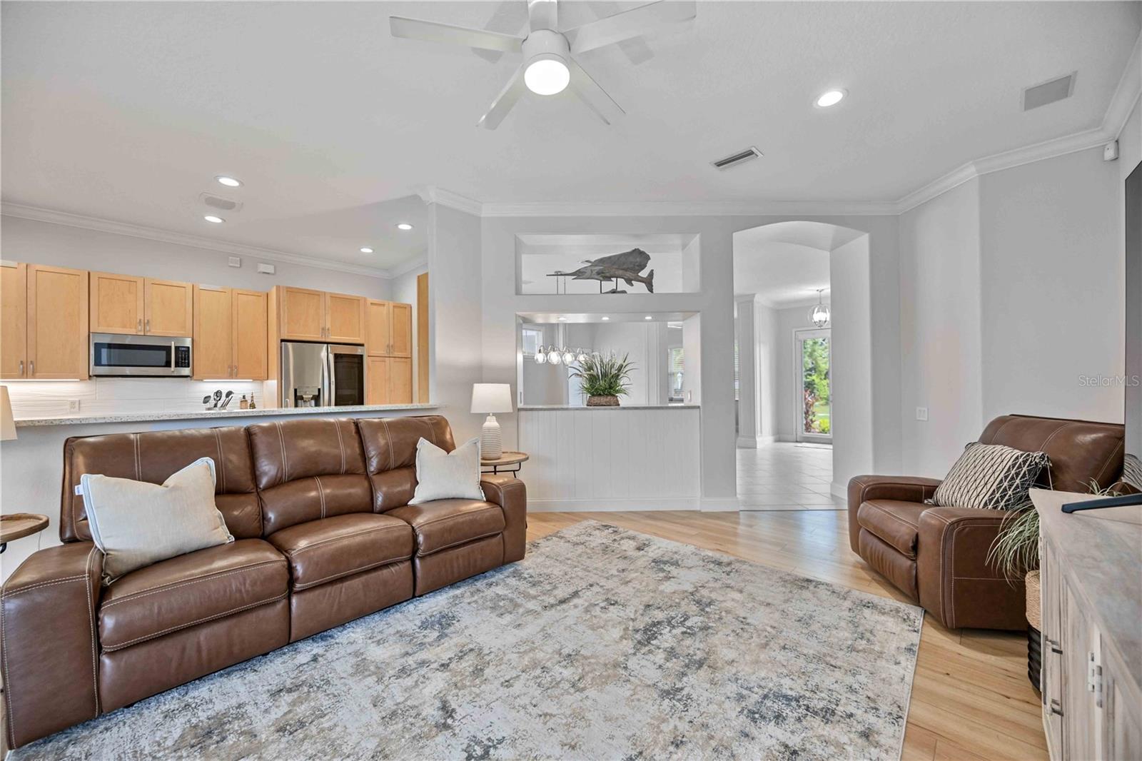 Listing photo id 22 for 302 Americas Cup Boulevard