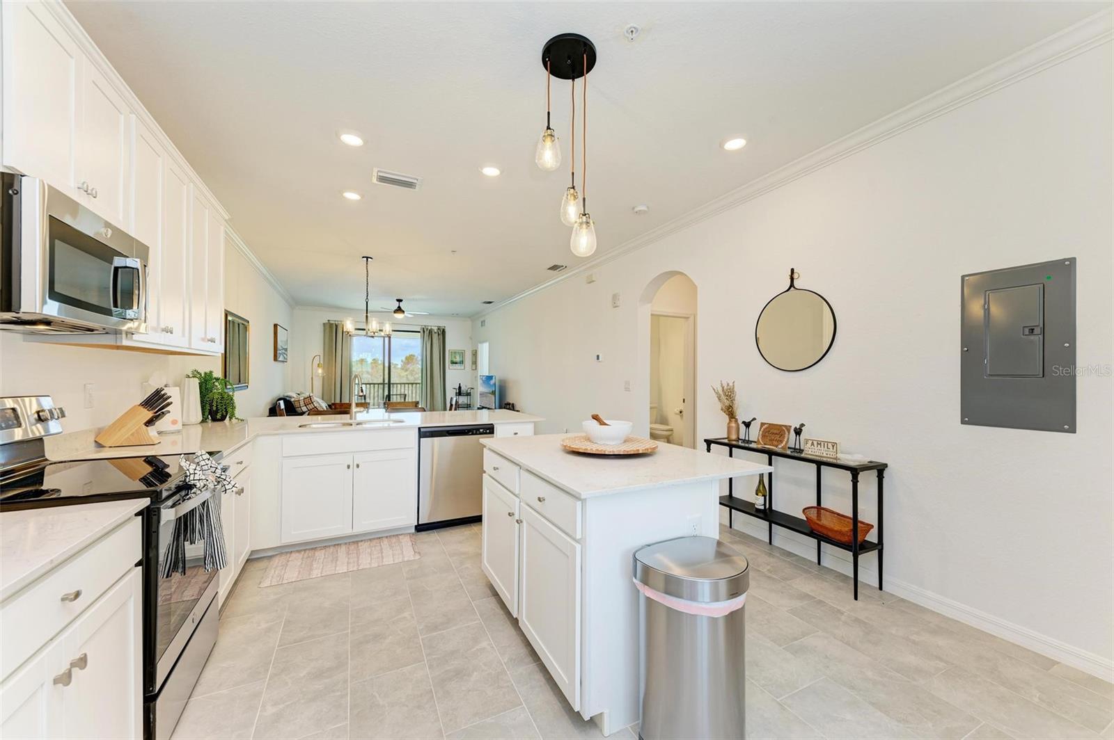 Image 12 of 68 For 18114 Gawthrop Drive 403