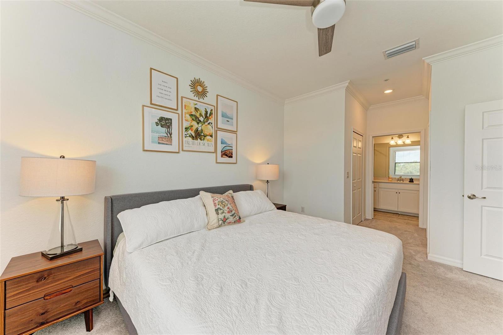 Image 26 of 68 For 18114 Gawthrop Drive 403