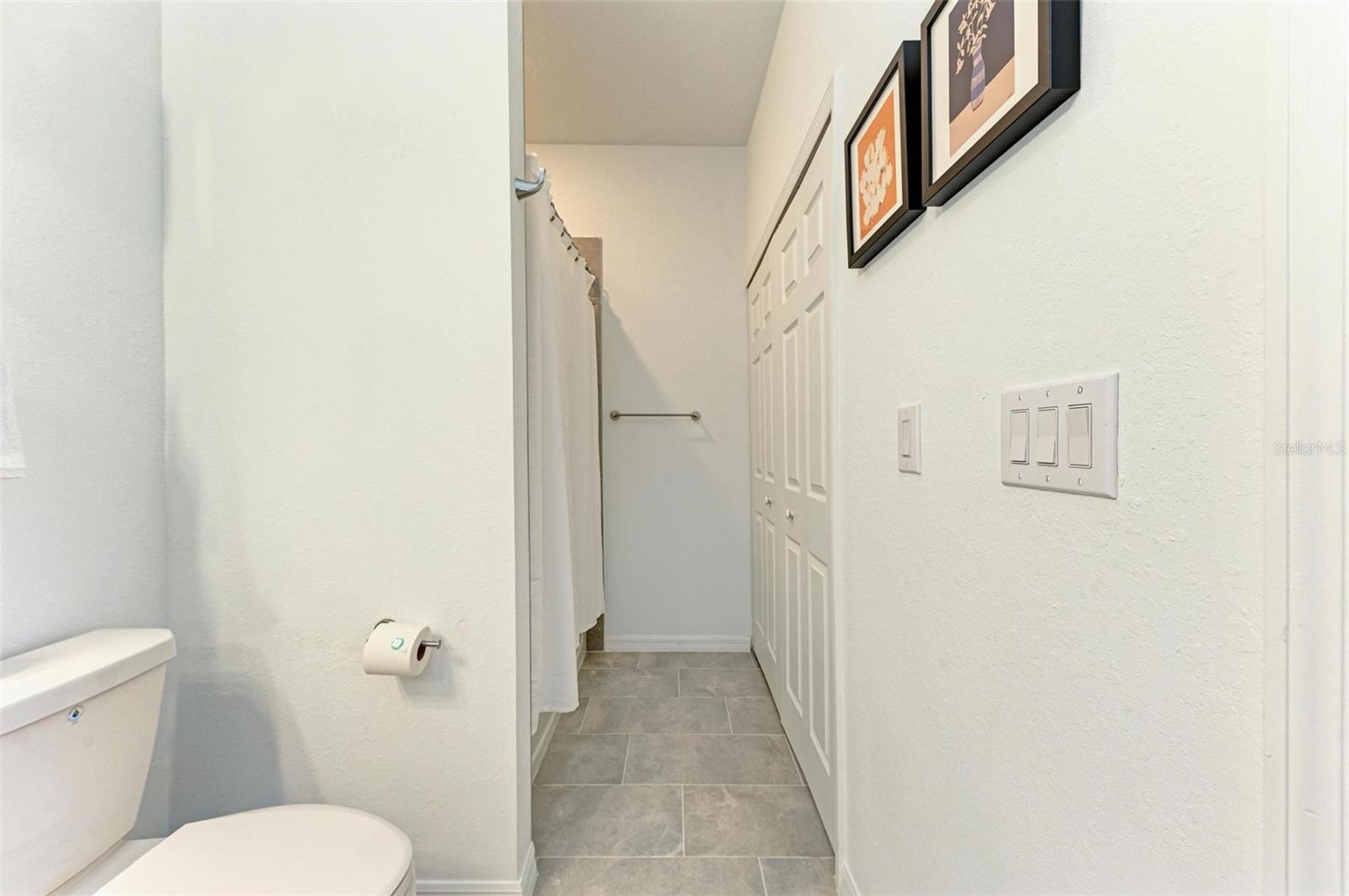 Image 34 of 68 For 18114 Gawthrop Drive 403