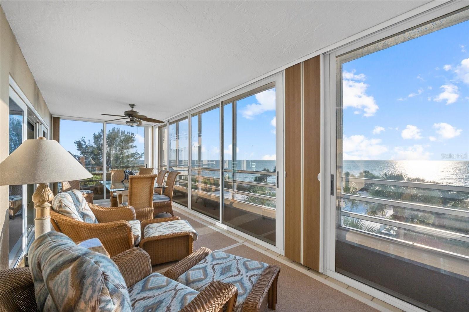 Listing photo id 24 for 550 Flamingo Drive 304