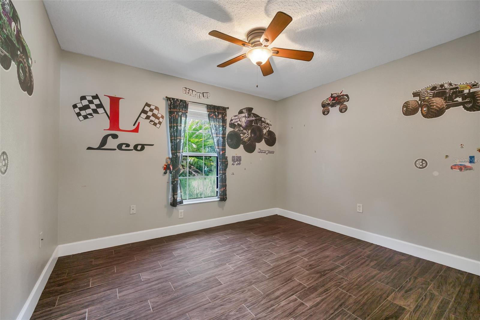 Listing photo id 9 for 3202 Amaya Court