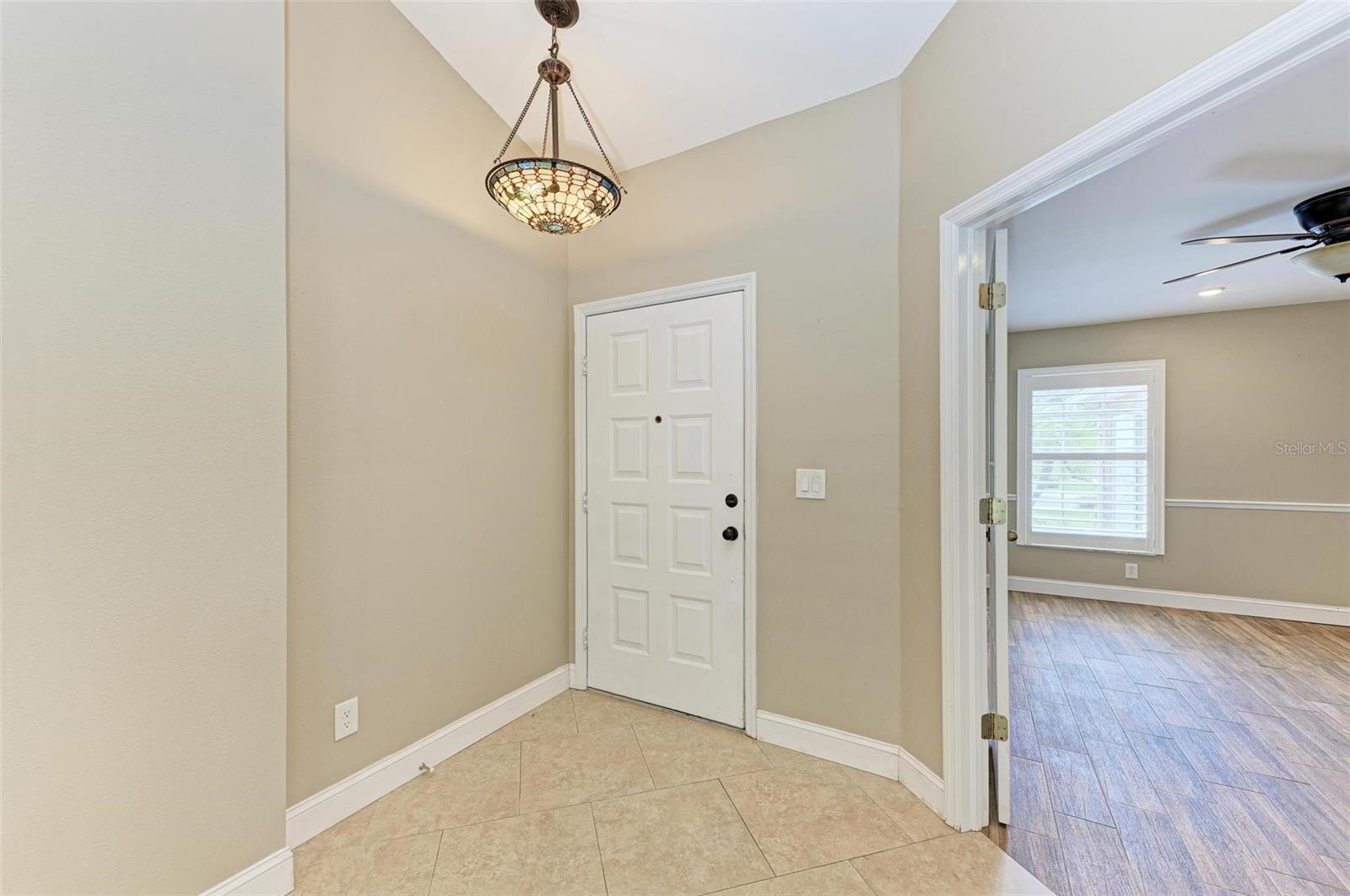 Listing photo id 10 for 1208 Caloosa Creek Court