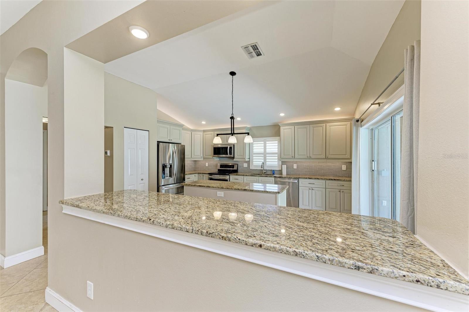 Listing photo id 18 for 1208 Caloosa Creek Court