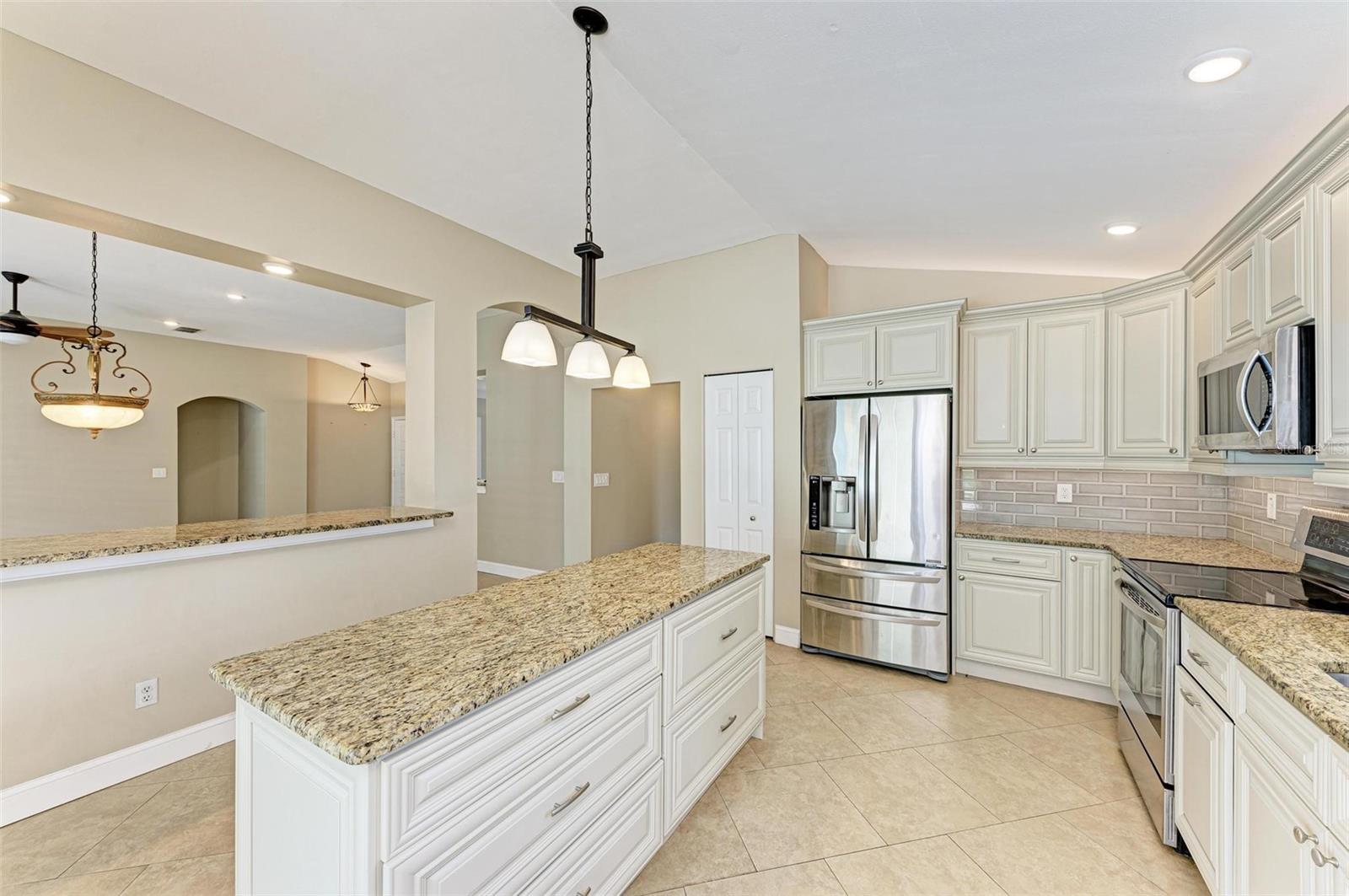 Listing photo id 22 for 1208 Caloosa Creek Court