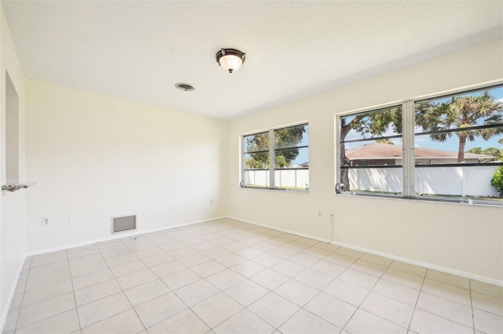 Image 15 of 28 For 1020 Gasparilla Boulevard