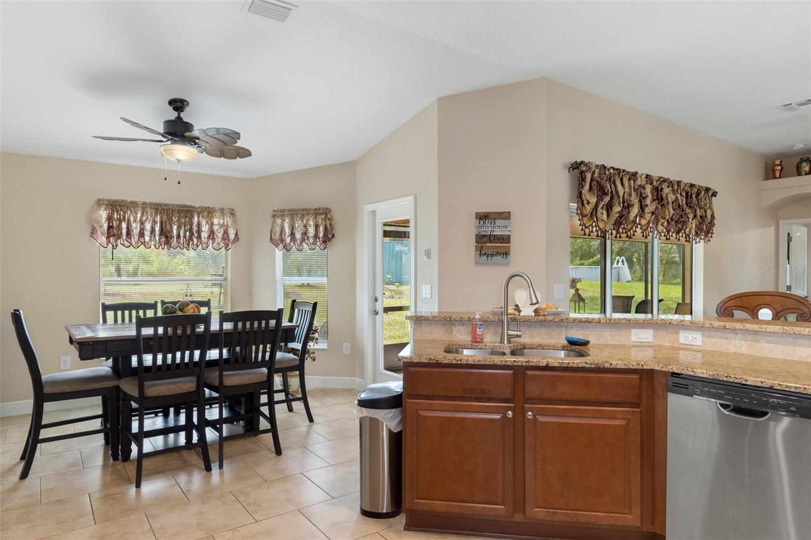 Image 17 of 44 For 11358 Lomita Wren Road