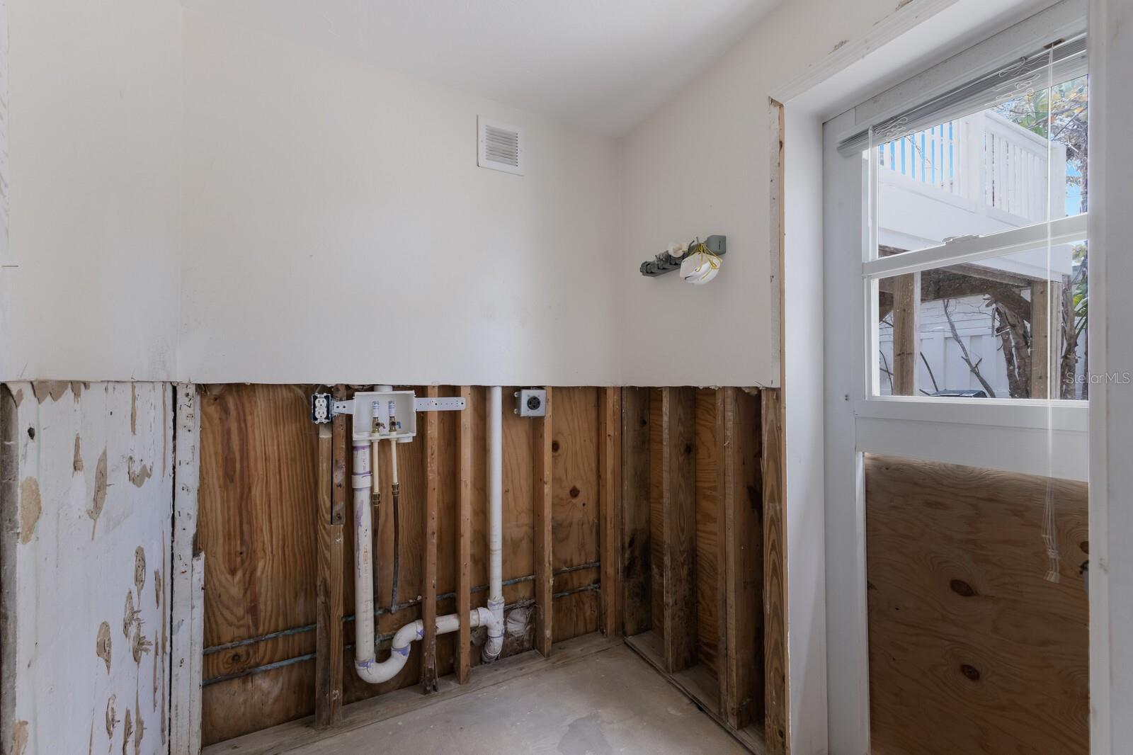 Image 60 of 99 For 3007 Avenue F  1