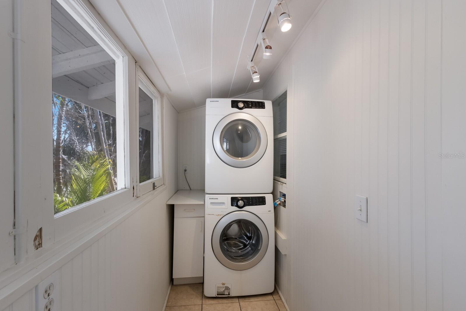 Image 82 of 99 For 3007 Avenue F  3