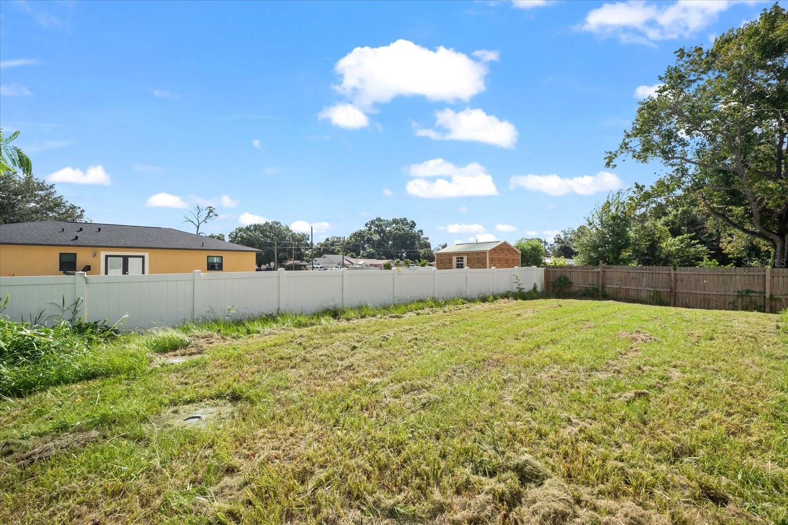 Listing photo id 51 for 3508 75th Street