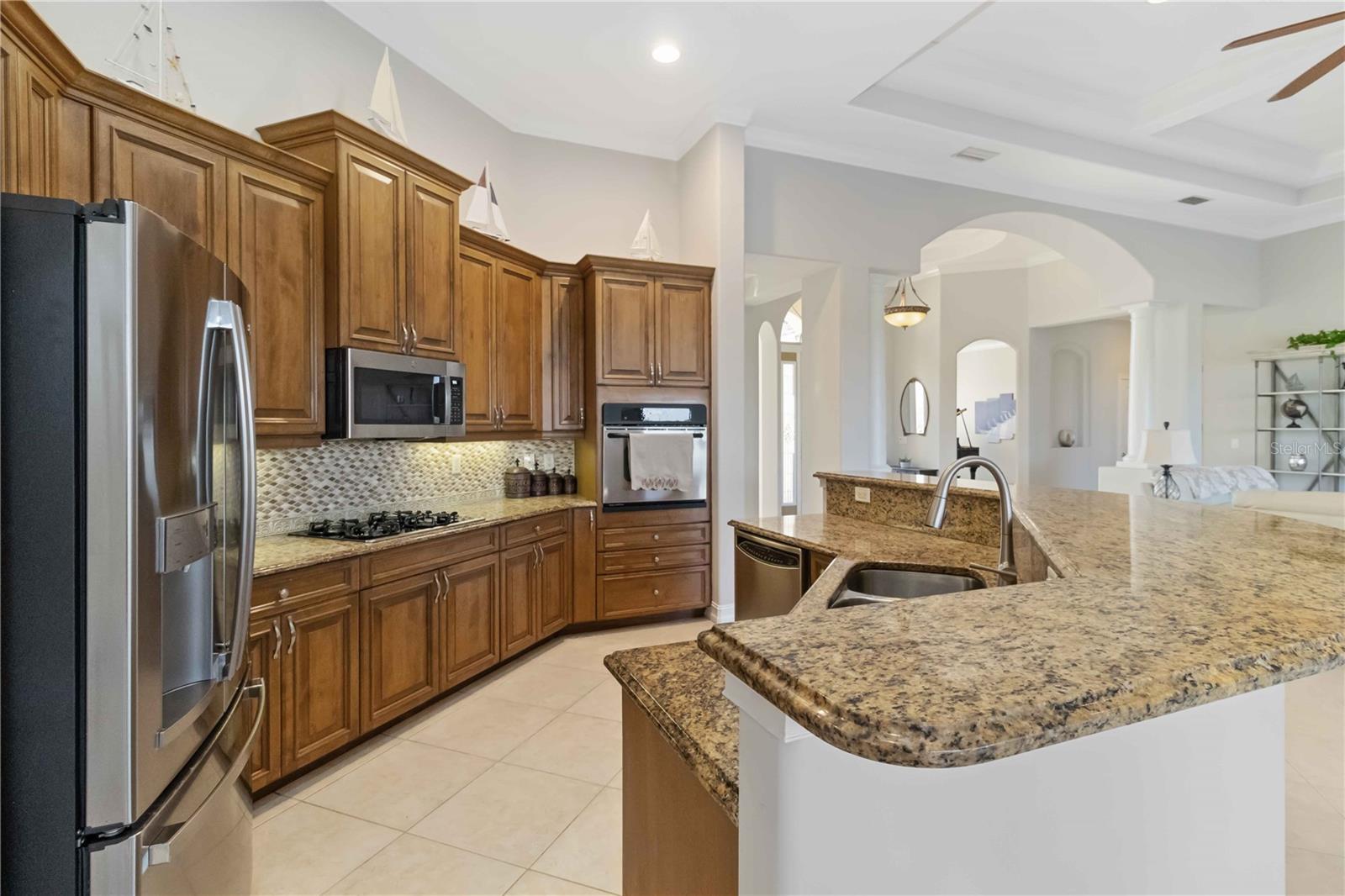 Listing photo id 9 for 105 Terra Bella Court