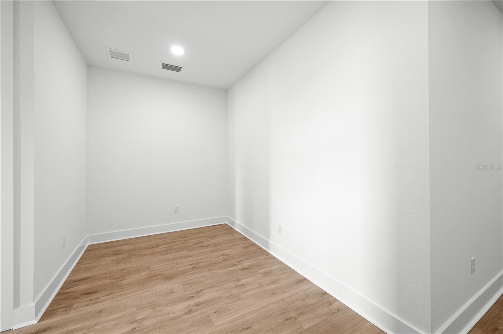 Image 27 of 53 For 9975 Key Haven Road