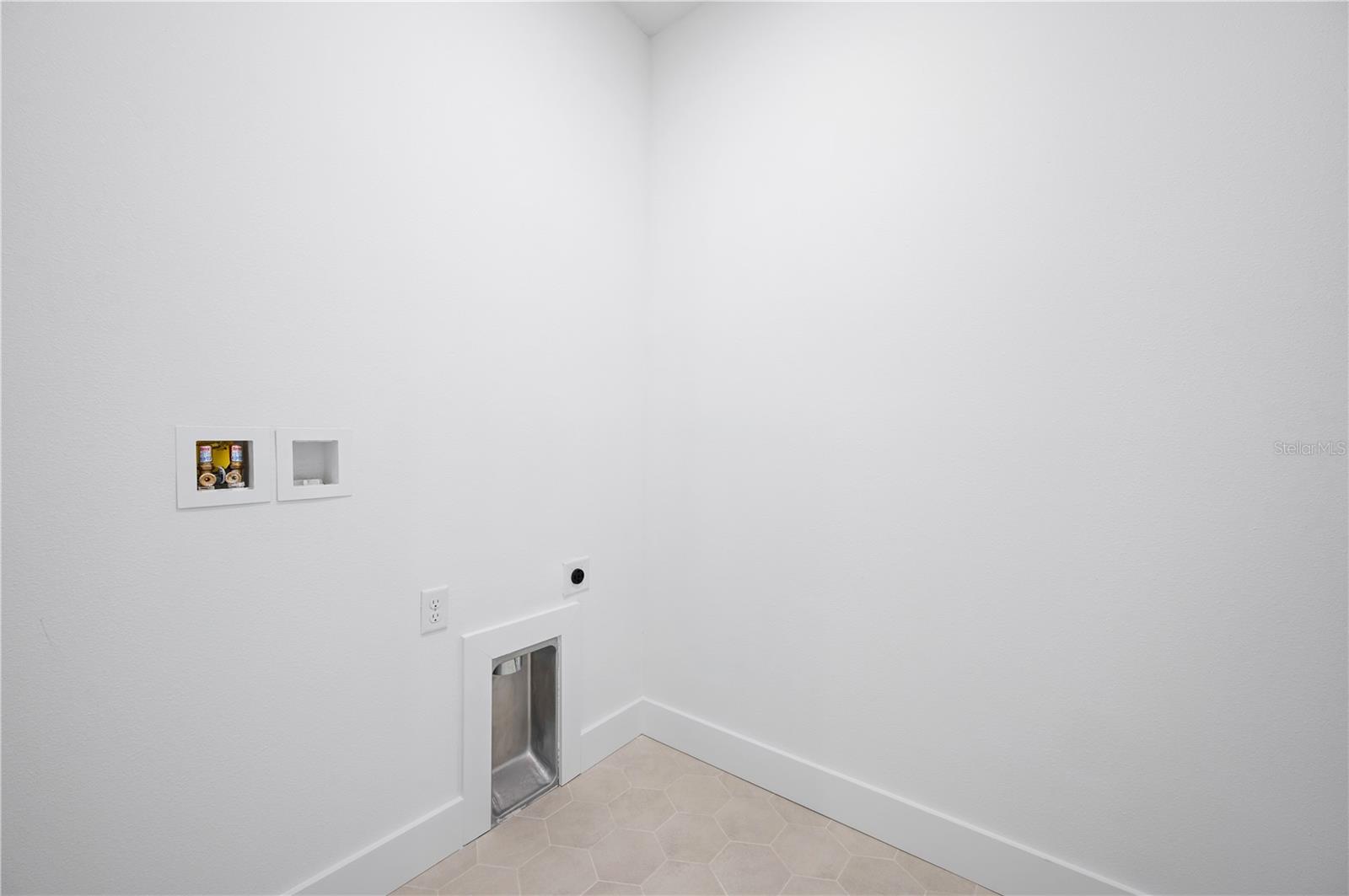 Image 29 of 53 For 9975 Key Haven Road