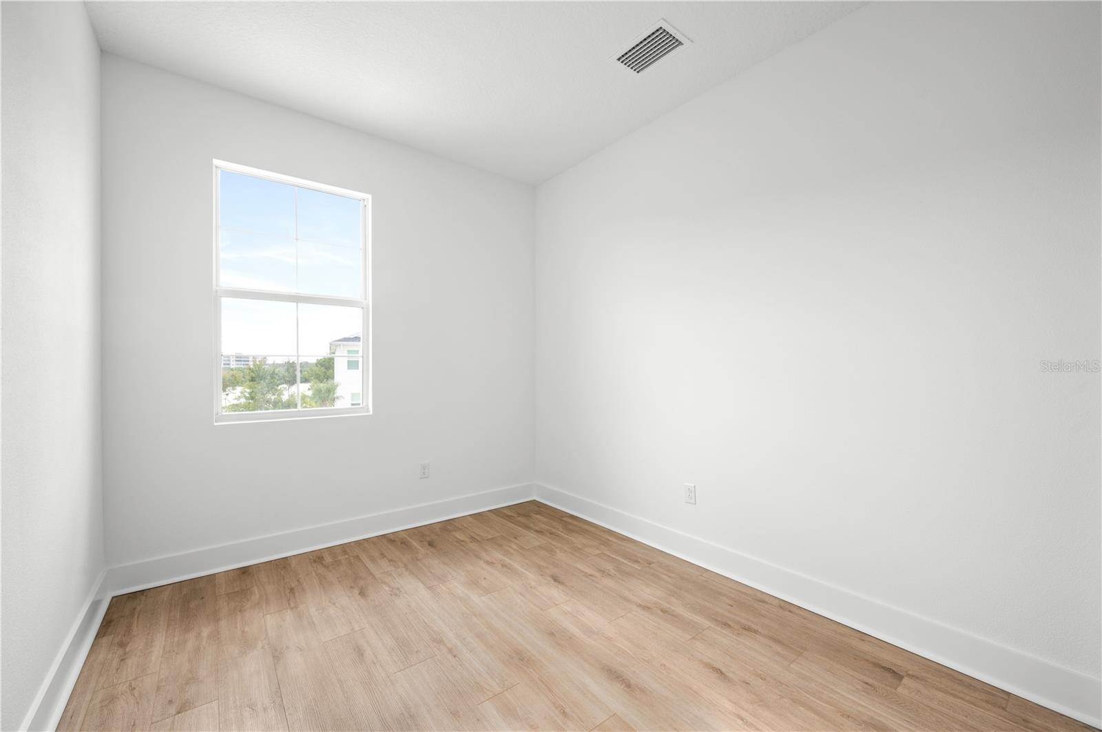 Image 30 of 53 For 9975 Key Haven Road