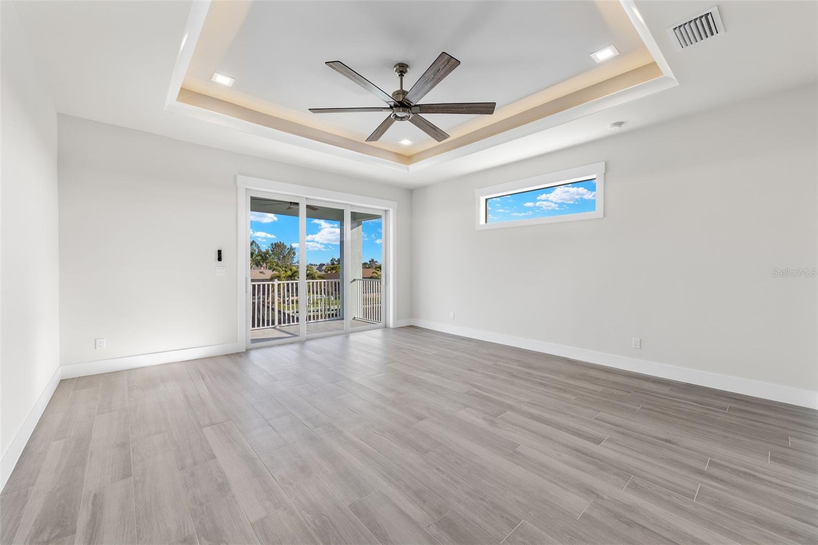 Image 25 of 39 For 2129 Cape Coral Parkway W